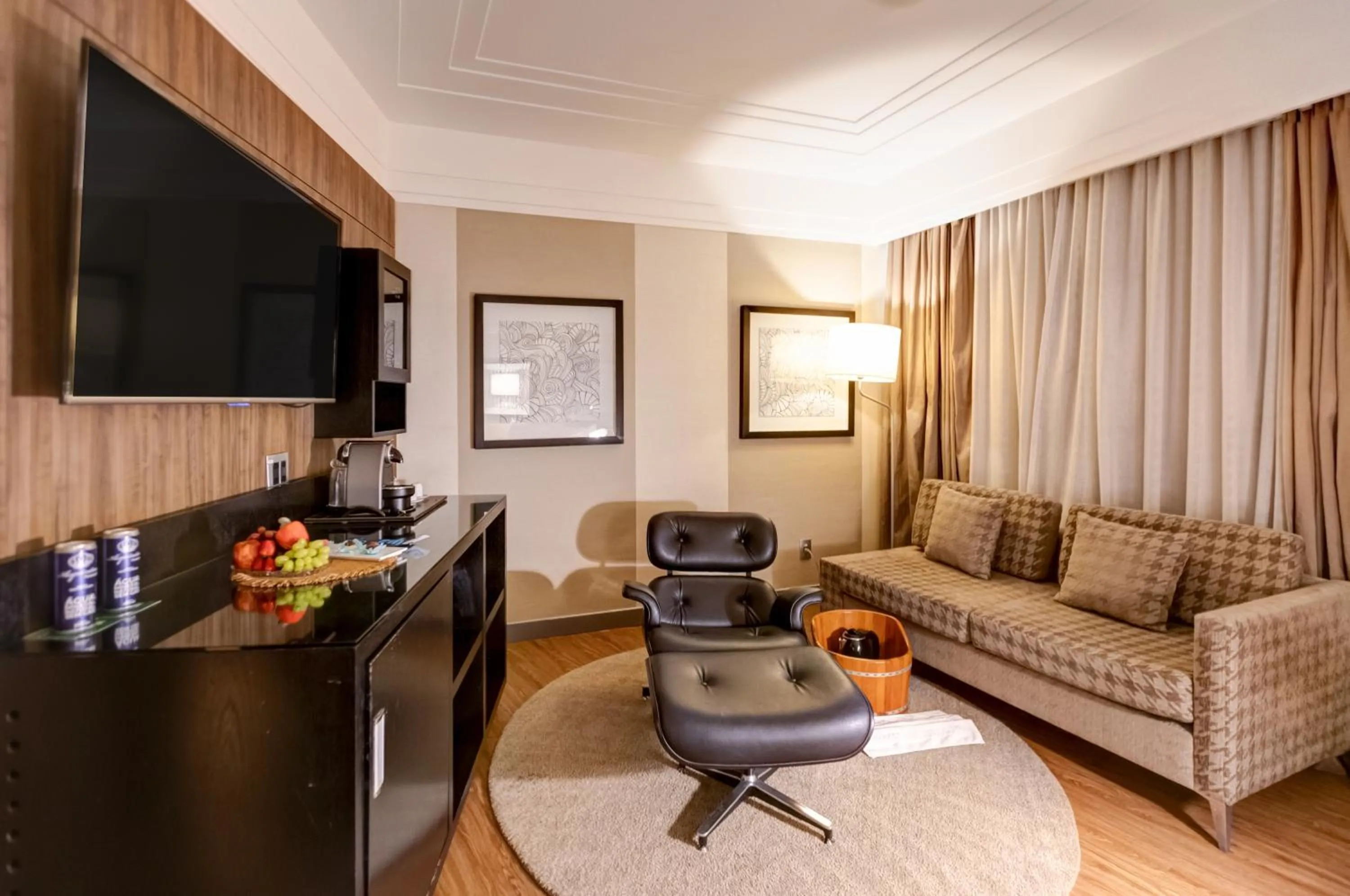 Photo of the whole room in Radisson Alphaville