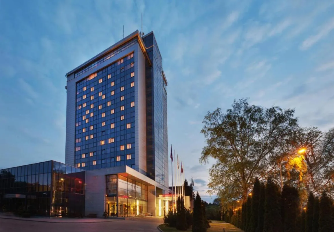 Property building in VILNIUS PARK PLAZA HOTEL & SPA, Restaurant, Panorama Bar, Conference & Banquet Center
