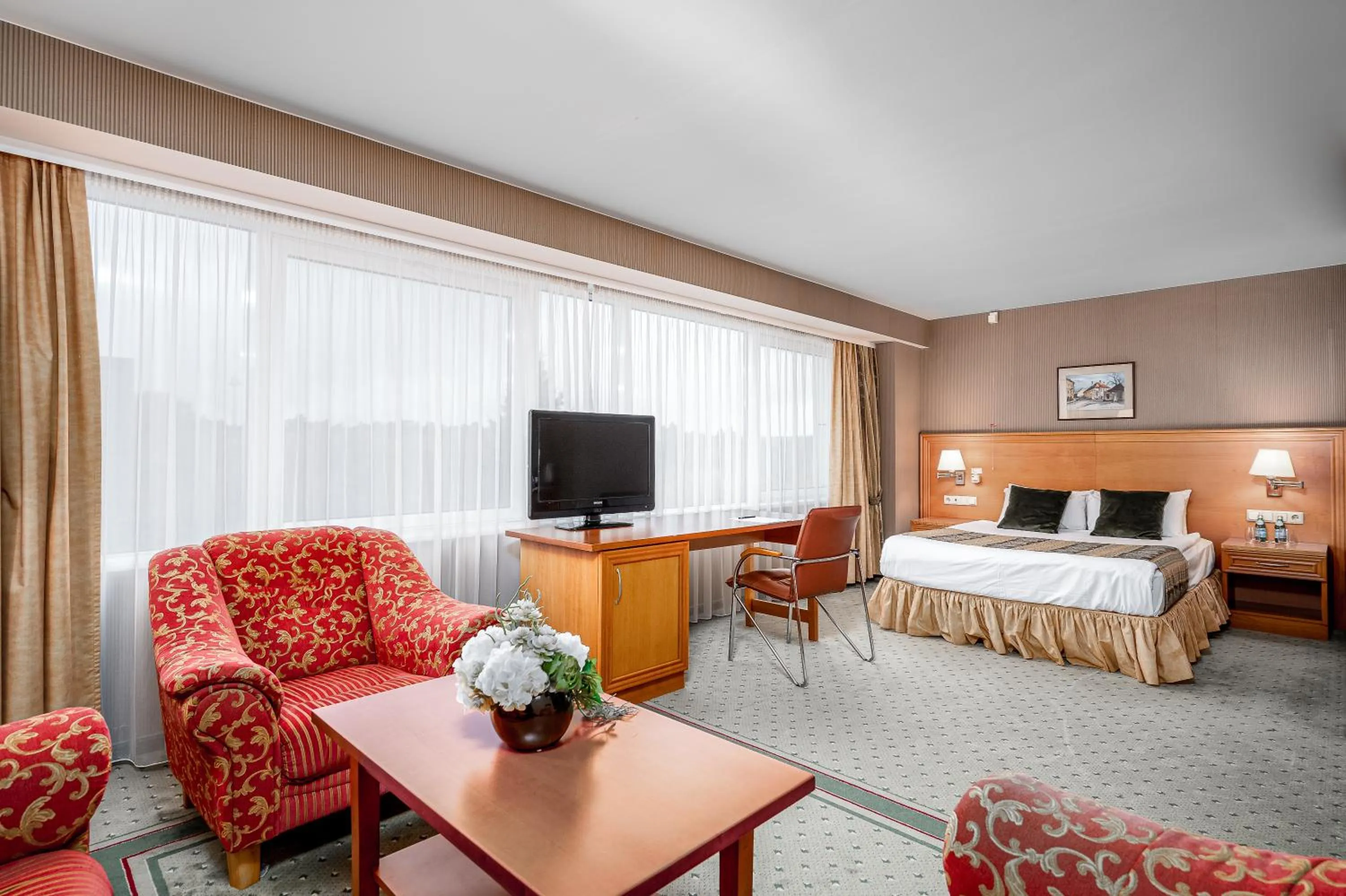 Bedroom, Bed in VILNIUS PARK PLAZA HOTEL, Restaurant & Terrace, Panorama Bar, Conference & Banquet Center