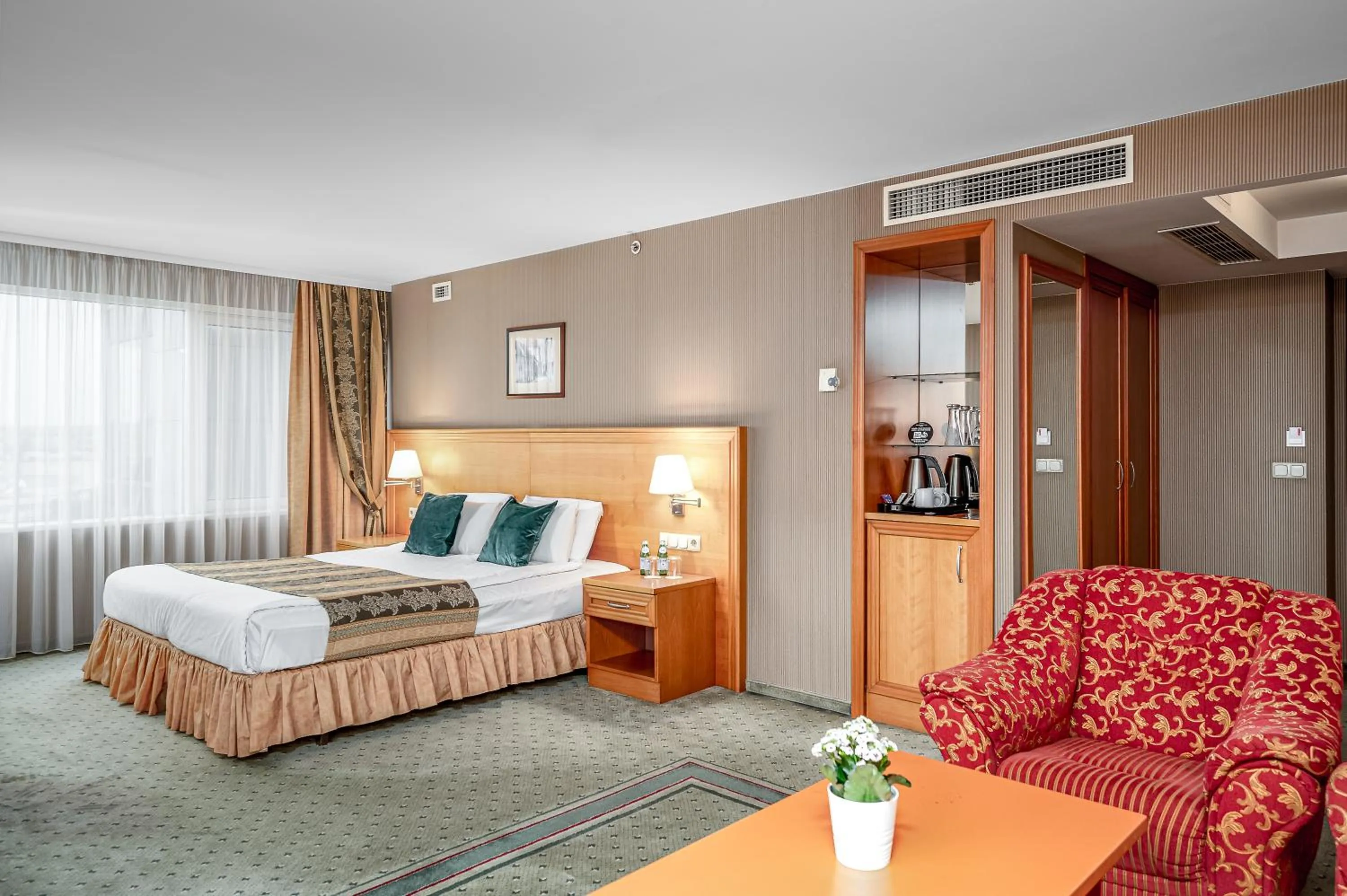 Living room, Bed in VILNIUS PARK PLAZA HOTEL, Restaurant & Terrace, Panorama Bar, Conference & Banquet Center