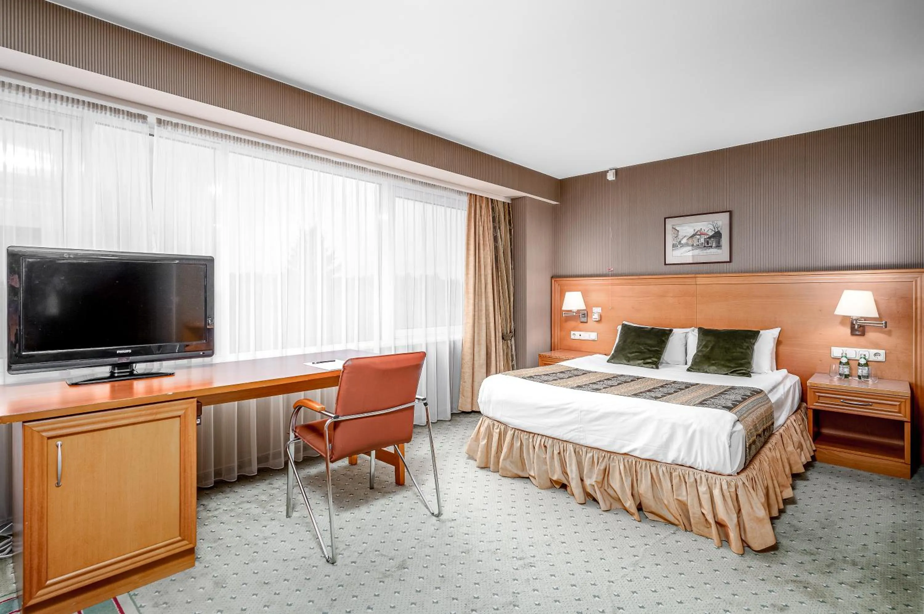 Bed in VILNIUS PARK PLAZA HOTEL, Restaurant & Terrace, Panorama Bar, Conference & Banquet Center