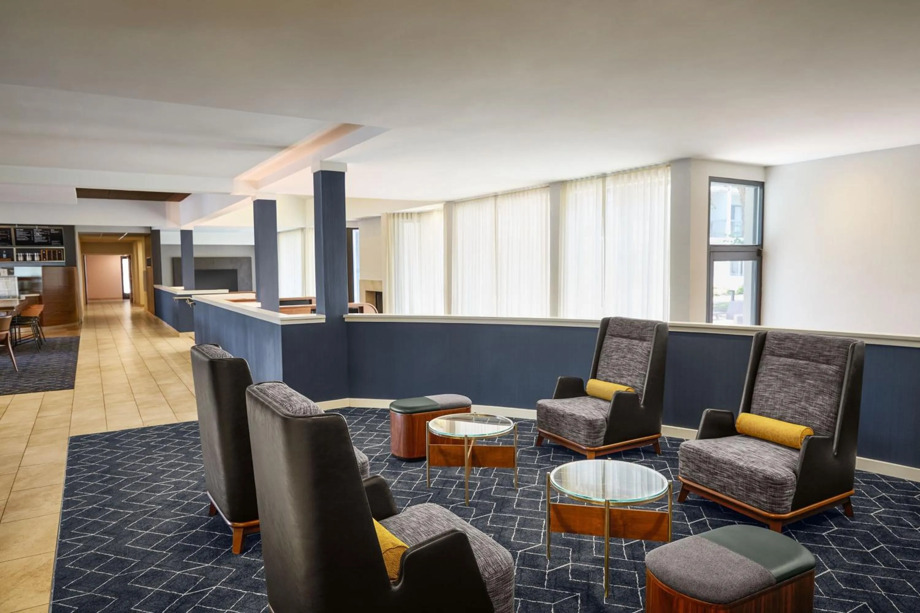 Lobby or reception in Courtyard Kansas City Overland Park/Metcalf, South of College Boulevard