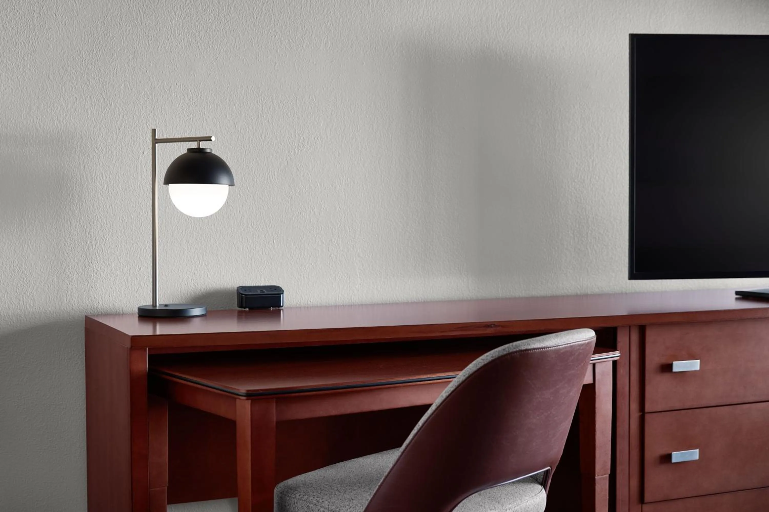 Photo of the whole room in Courtyard Kansas City Overland Park/Metcalf, South of College Boulevard