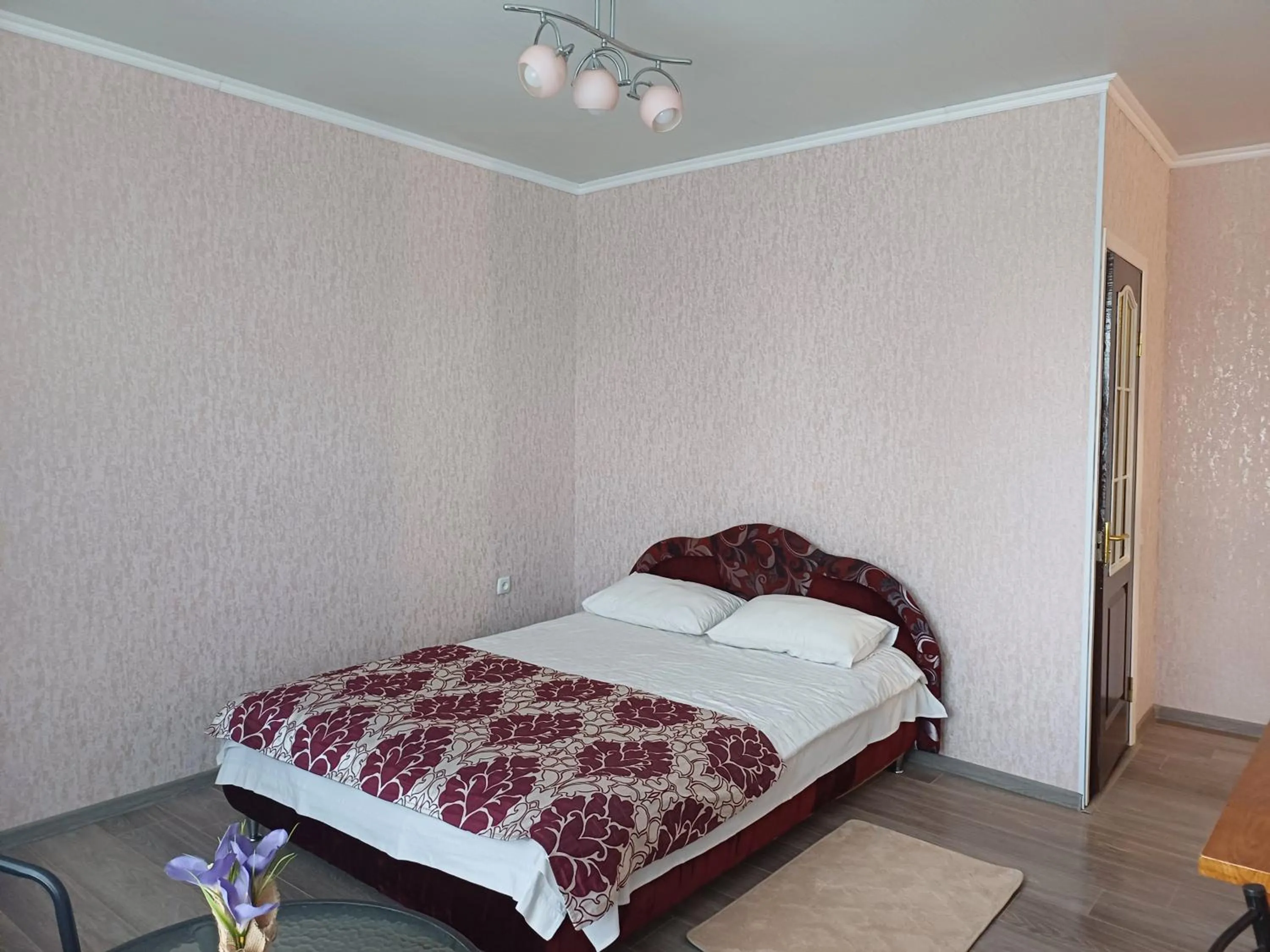 Bed in Hotel Gostynnyi Dvir