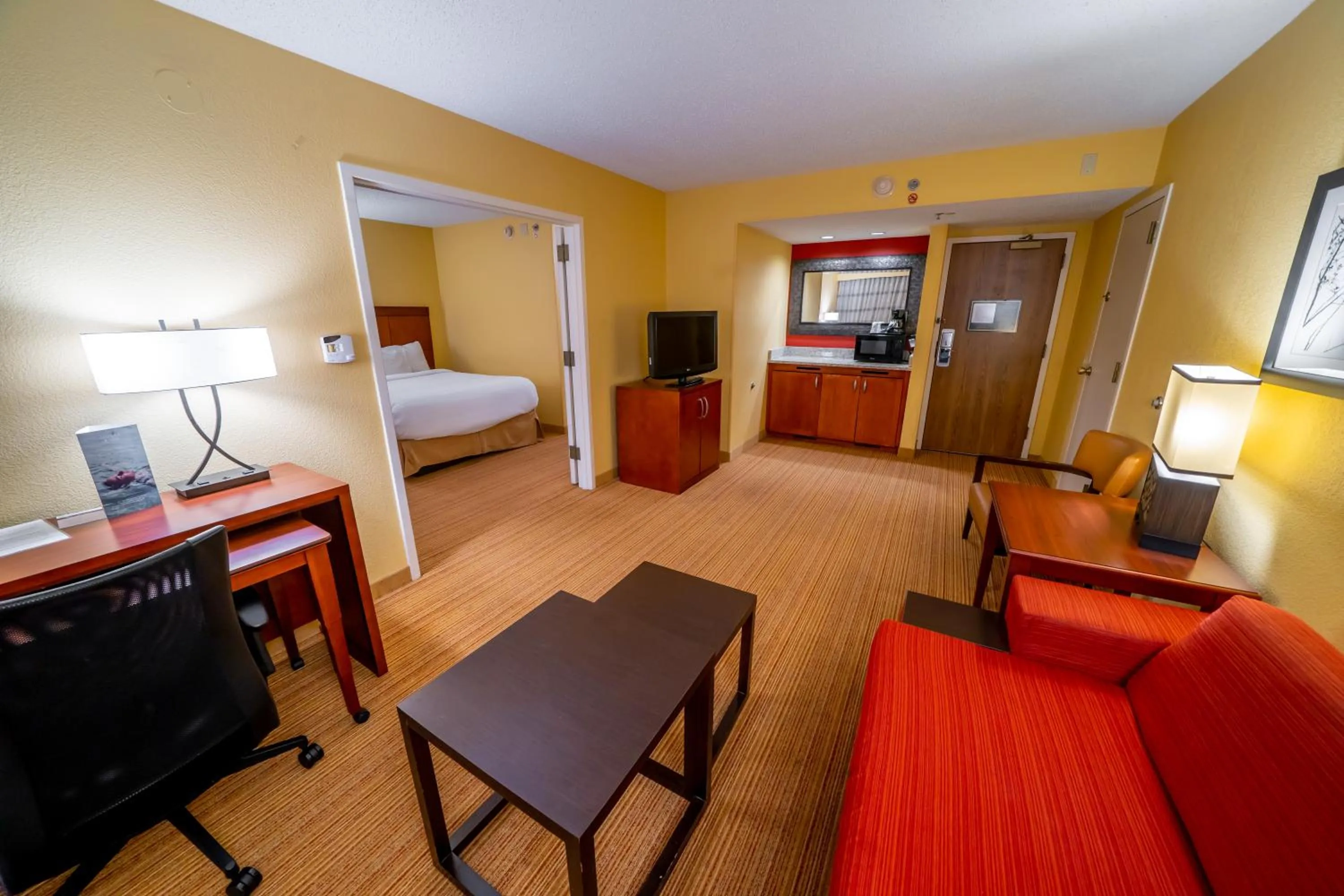 Bed in Sonesta Select Bettendorf