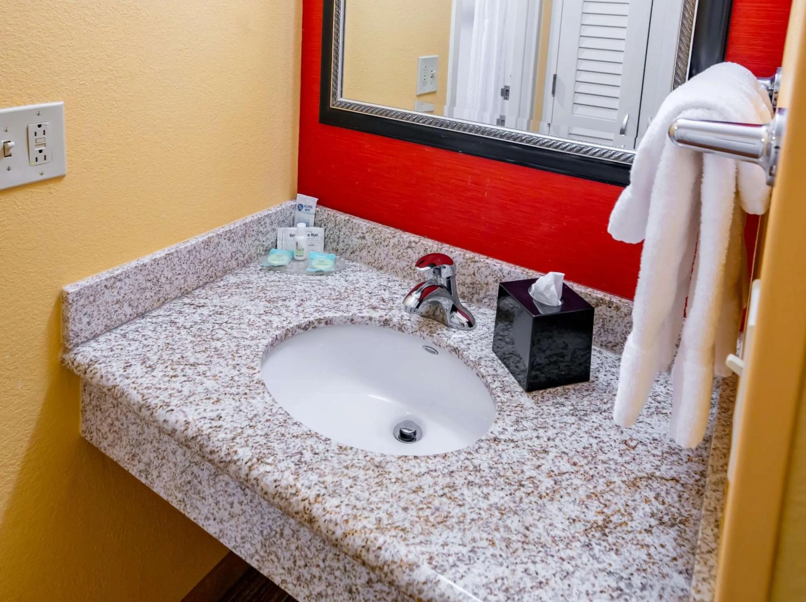 Bathroom in Sonesta Select Bettendorf