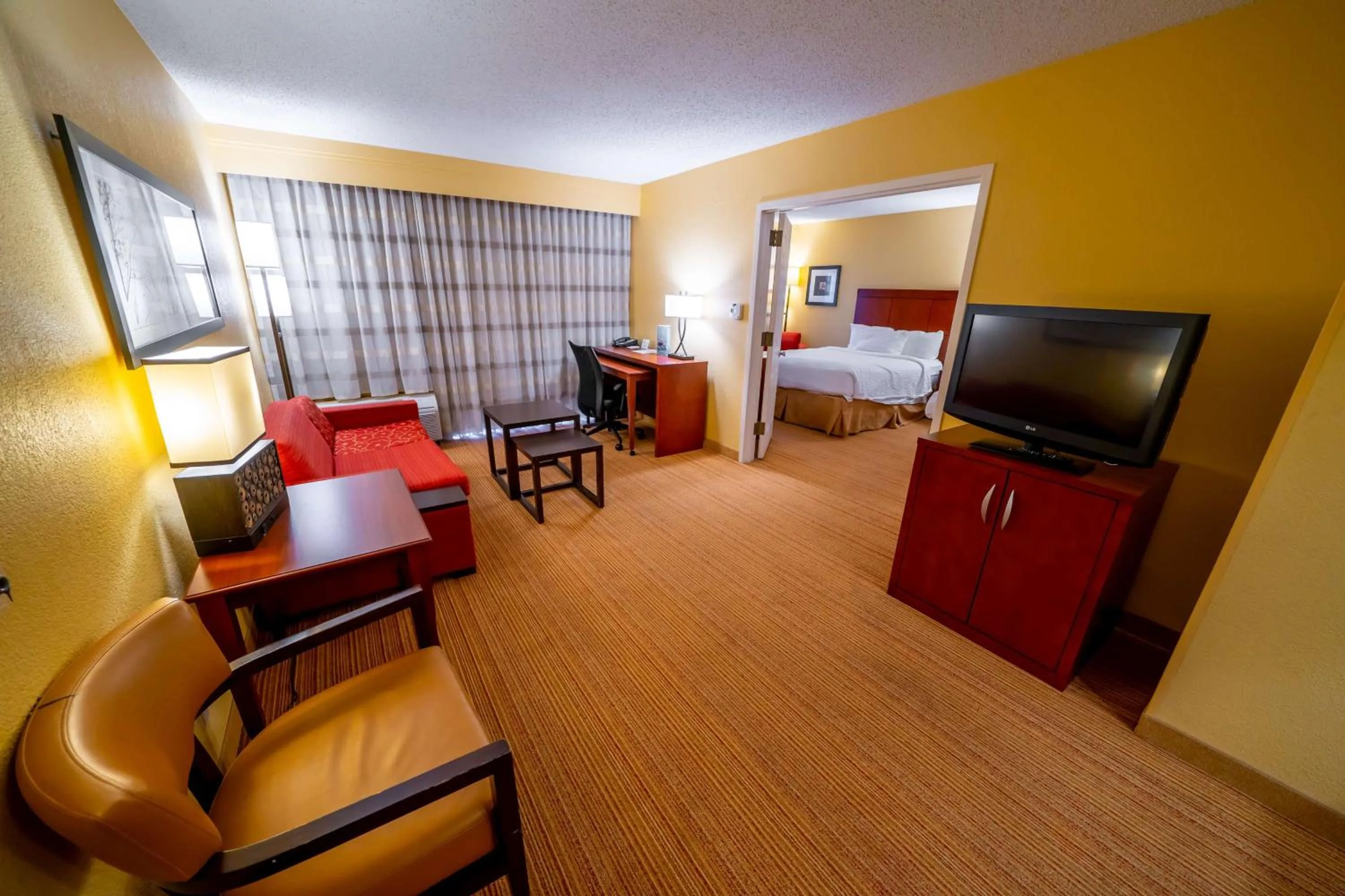 Photo of the whole room in Sonesta Select Bettendorf