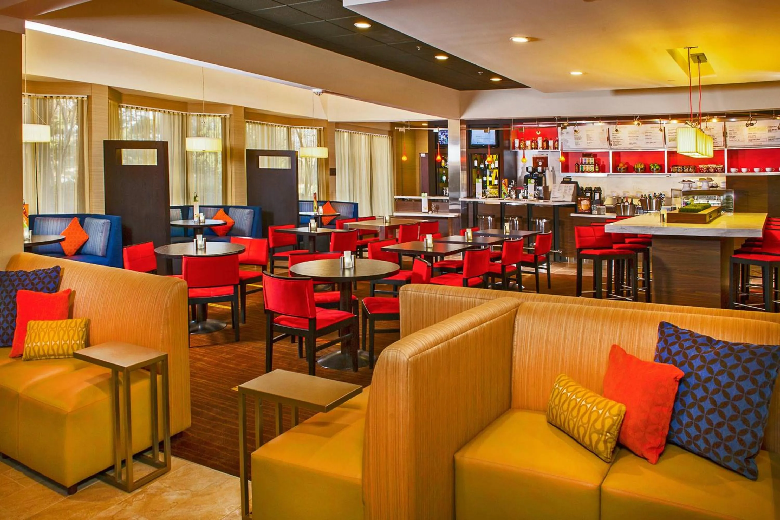 Restaurant/places to eat in Courtyard Manassas Battlefield Park