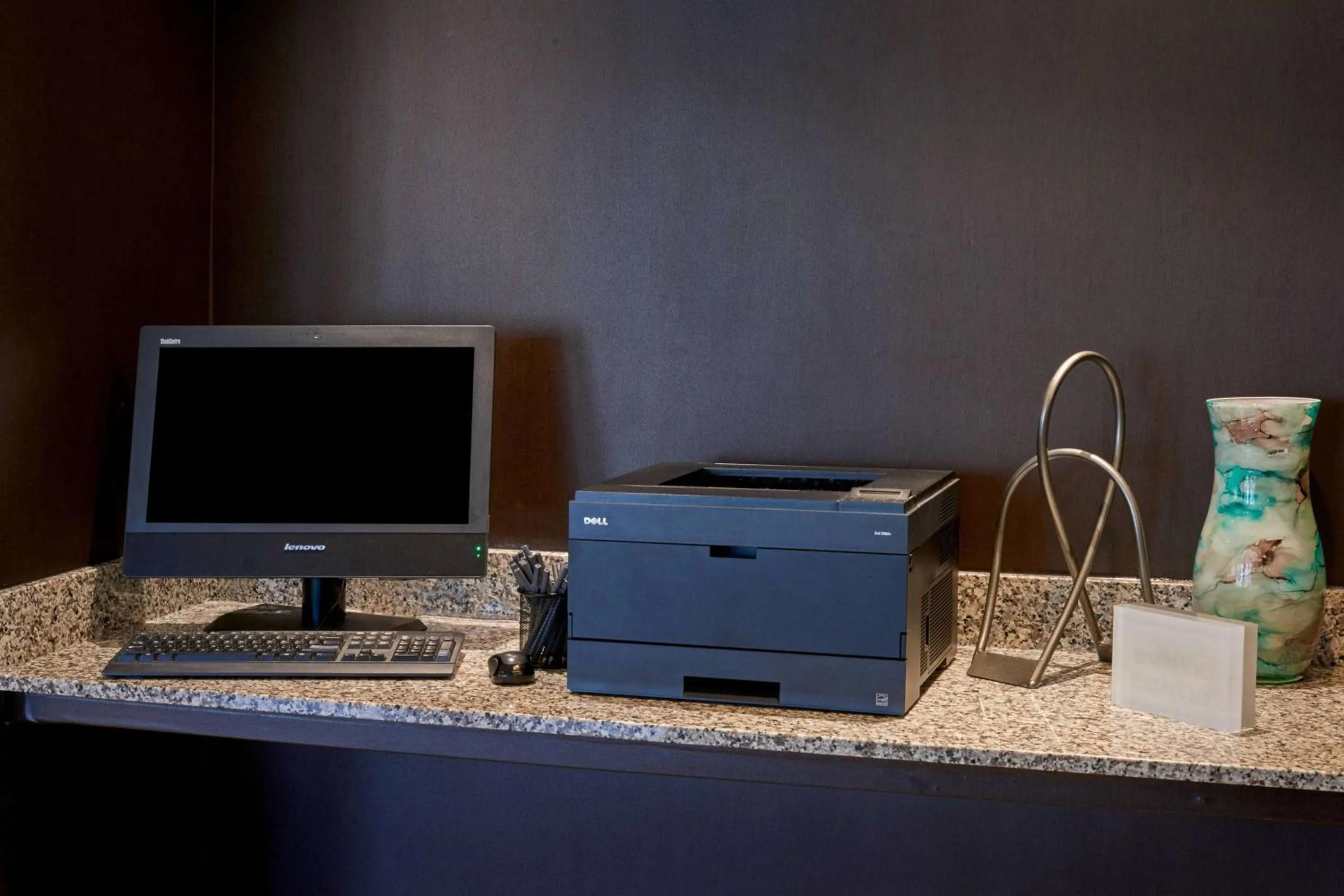 TV and multimedia in Sonesta Select Minneapolis Eden Prairie