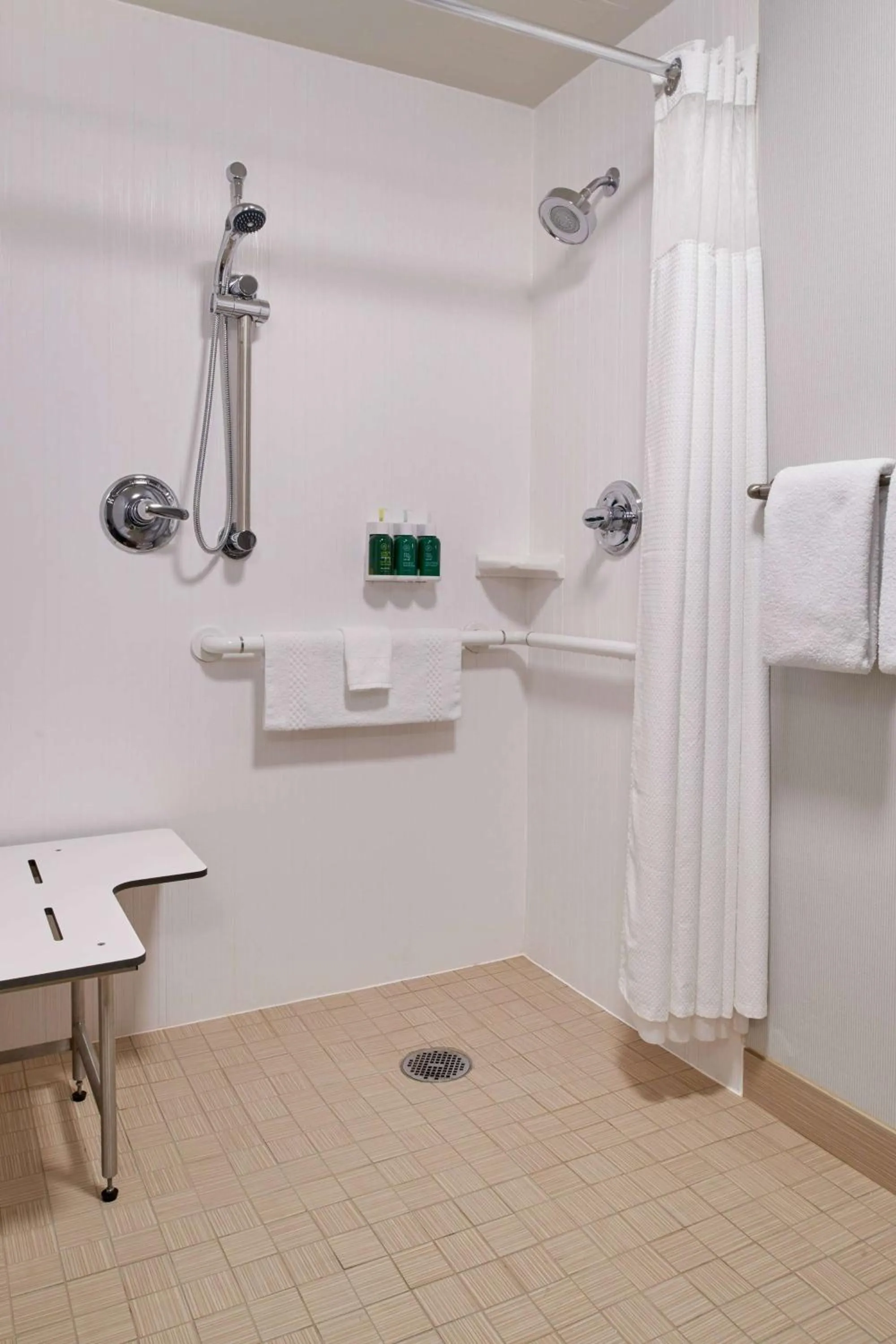 Bathroom in Sonesta Select Minneapolis Eden Prairie