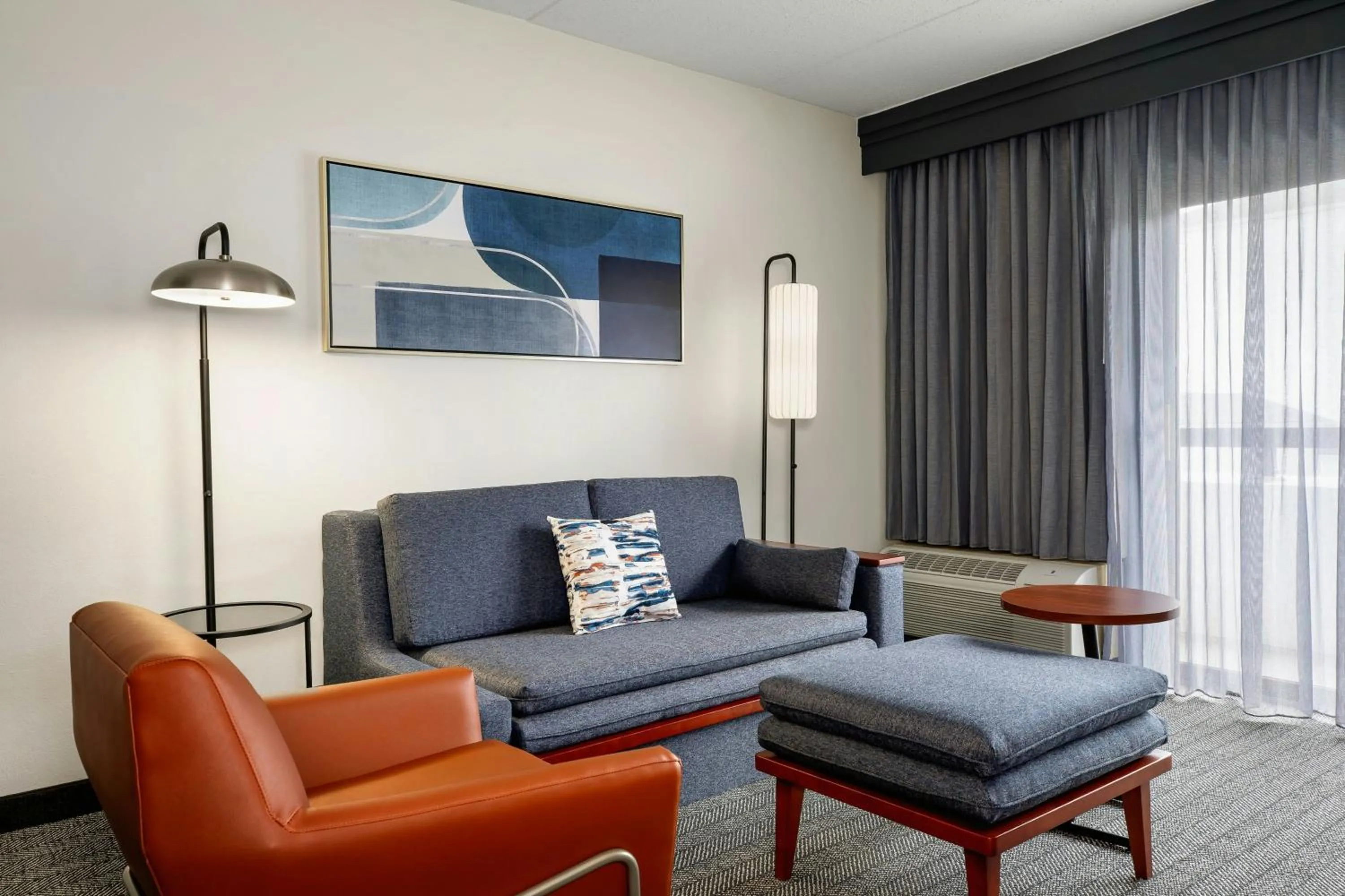 Photo of the whole room in Courtyard by Marriott Minneapolis-St. Paul Airport