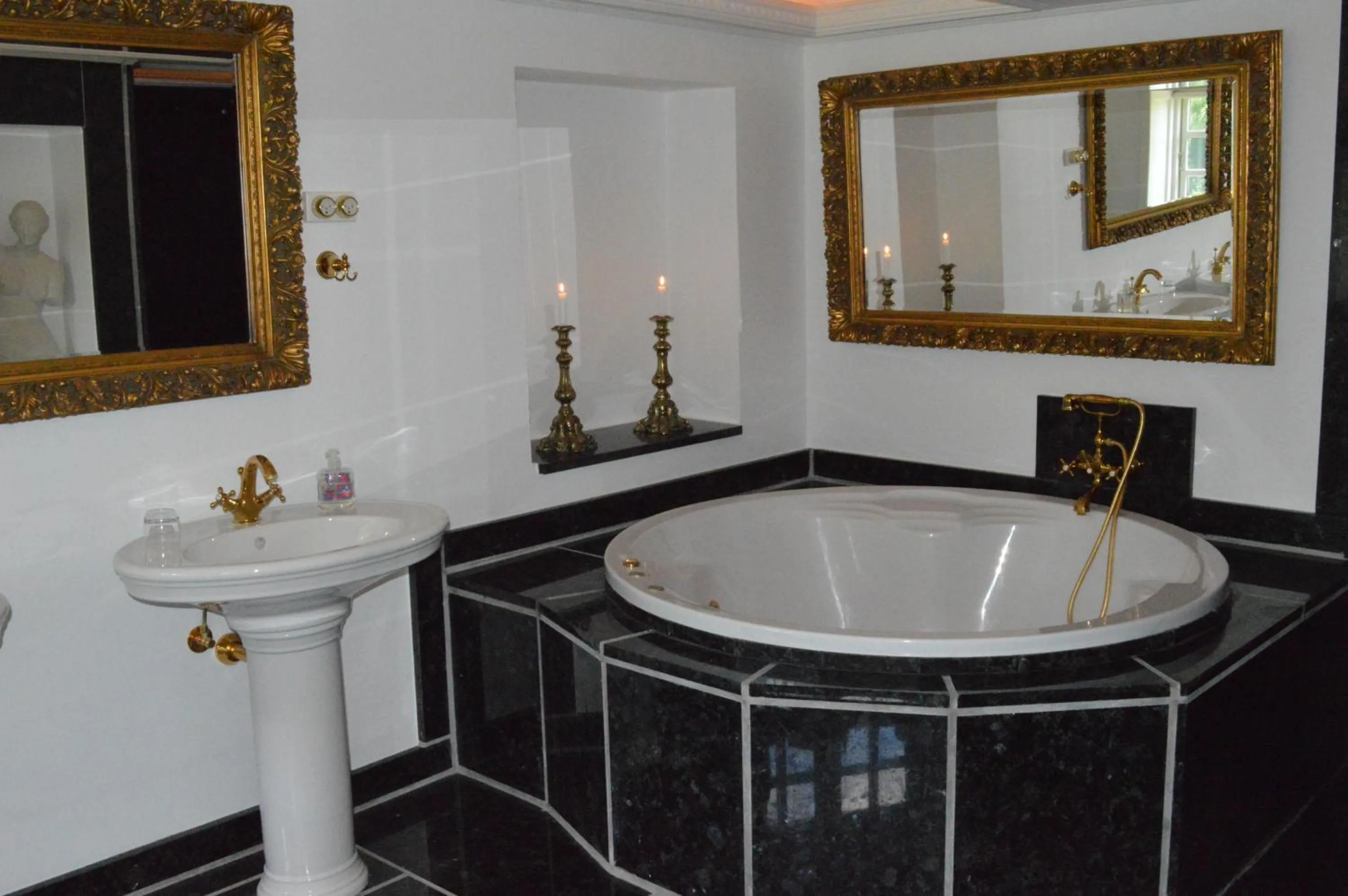 Skrøbelev Gods Manor House