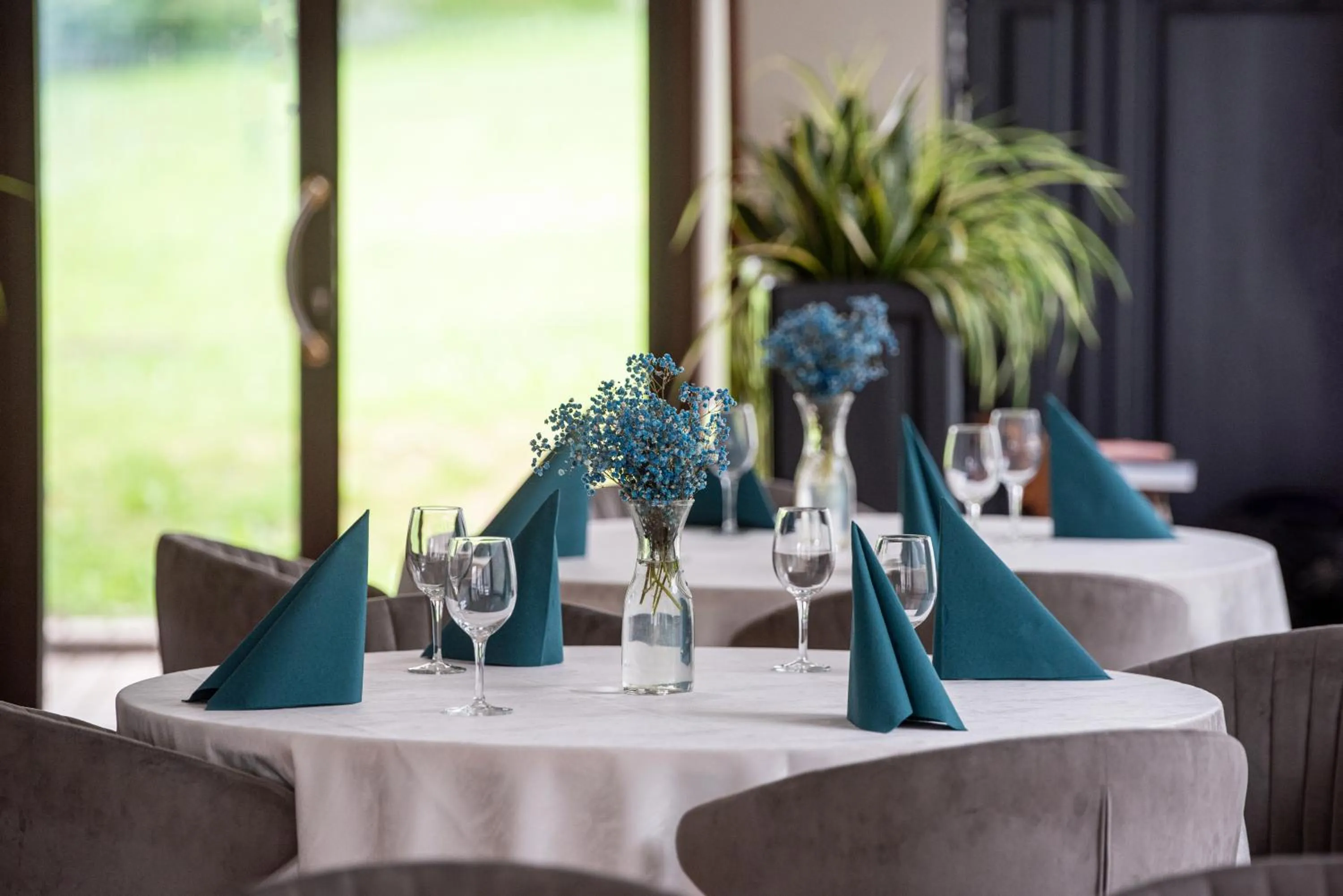 Restaurant/places to eat in Amicus Hotel