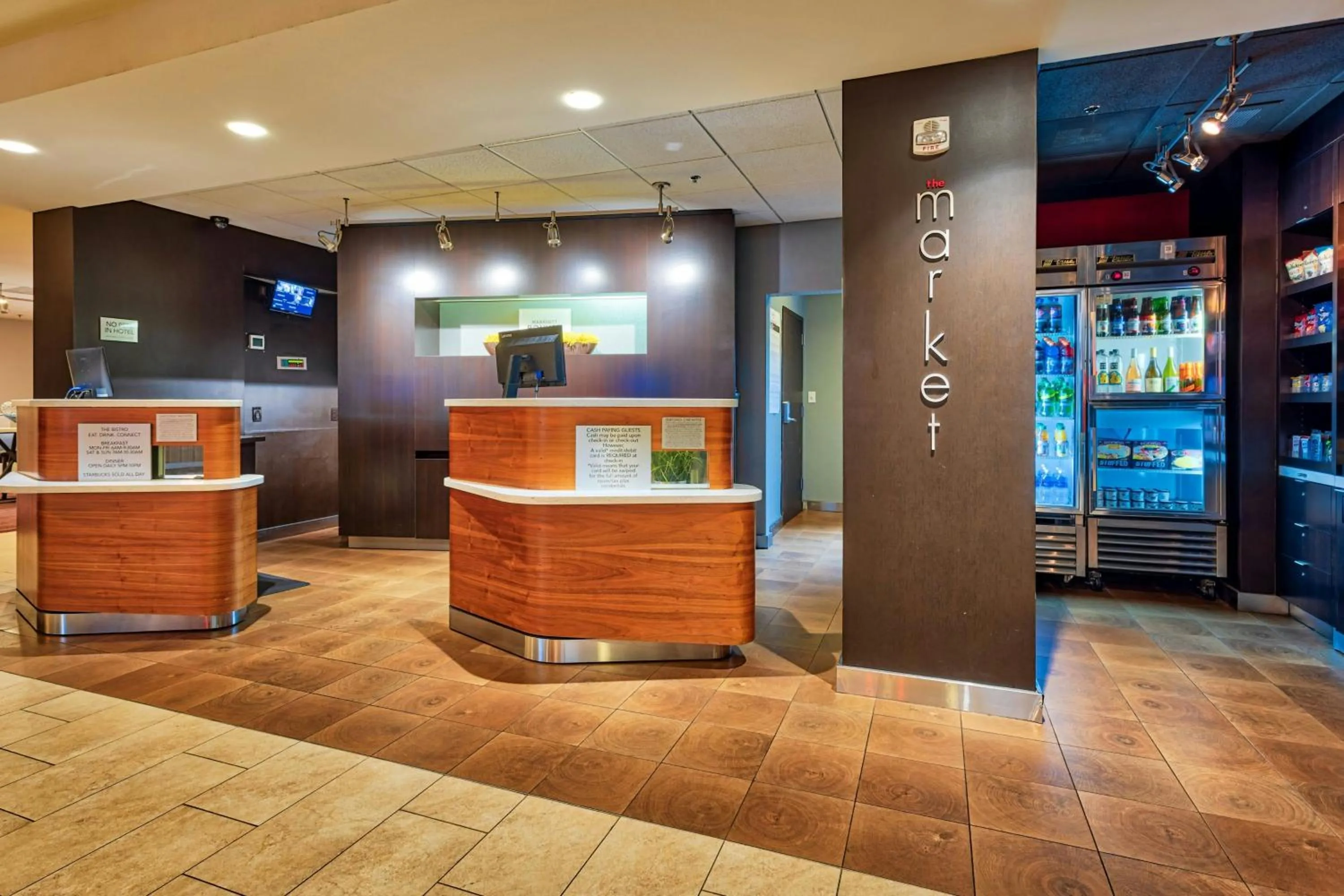 Lobby or reception in Courtyard Hampton