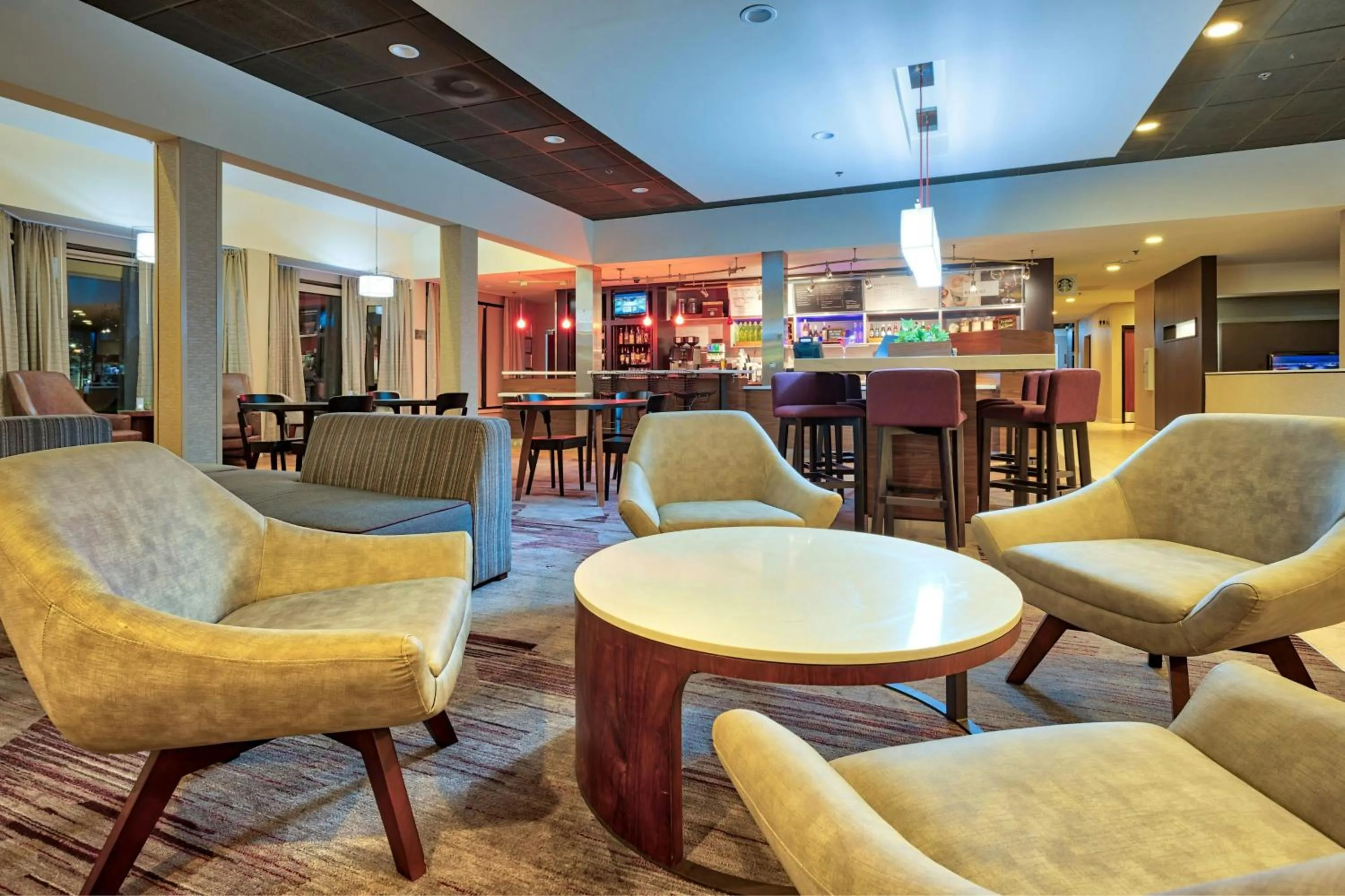 Lobby or reception in Courtyard Hampton