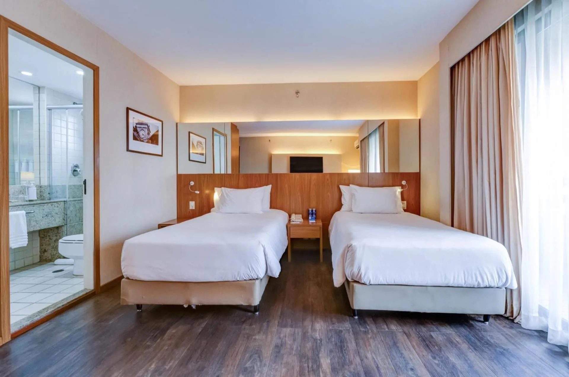 Bedroom, Bed in Radisson Blu São Paulo