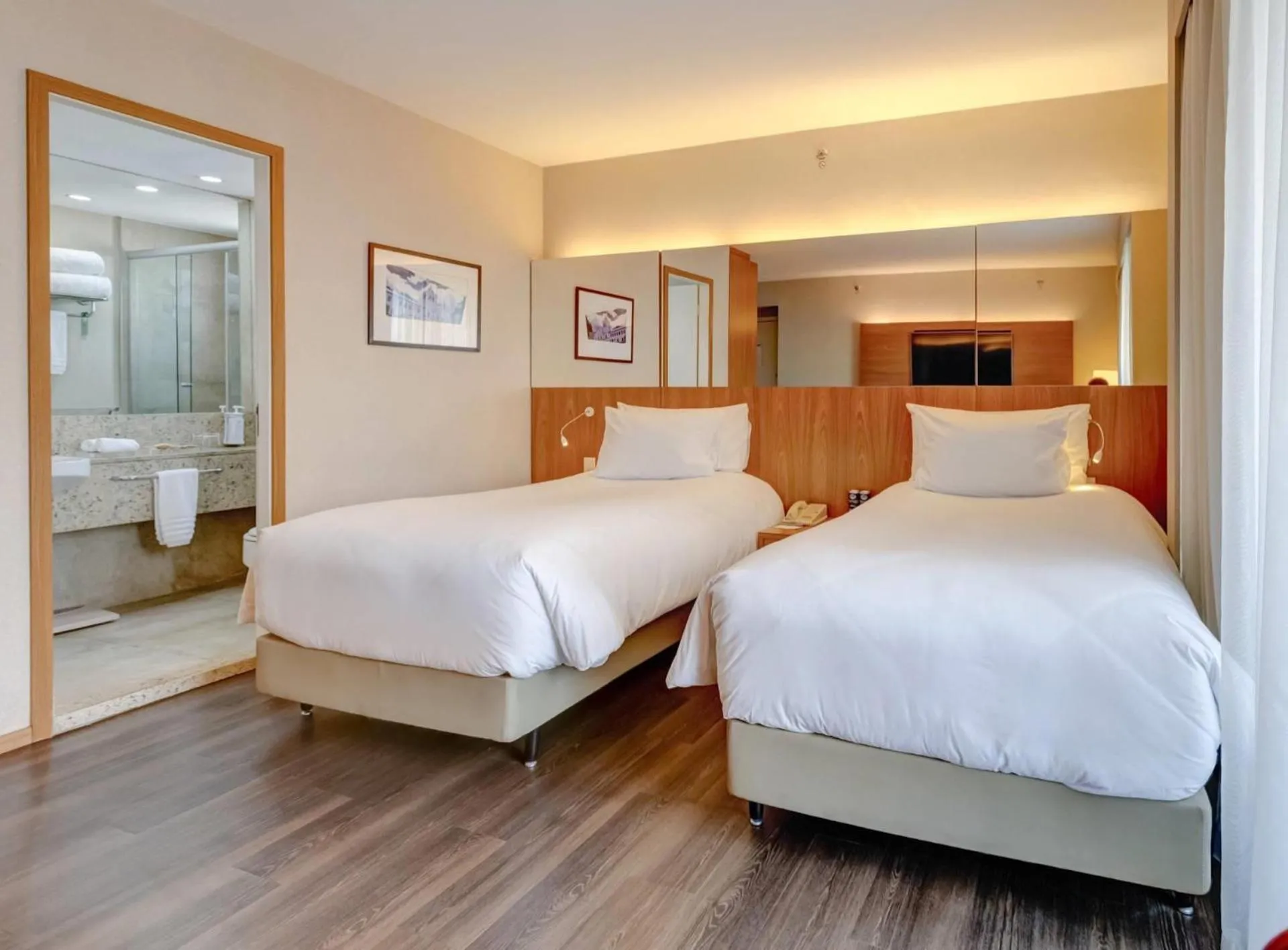 Bedroom, Bed in Radisson Blu São Paulo