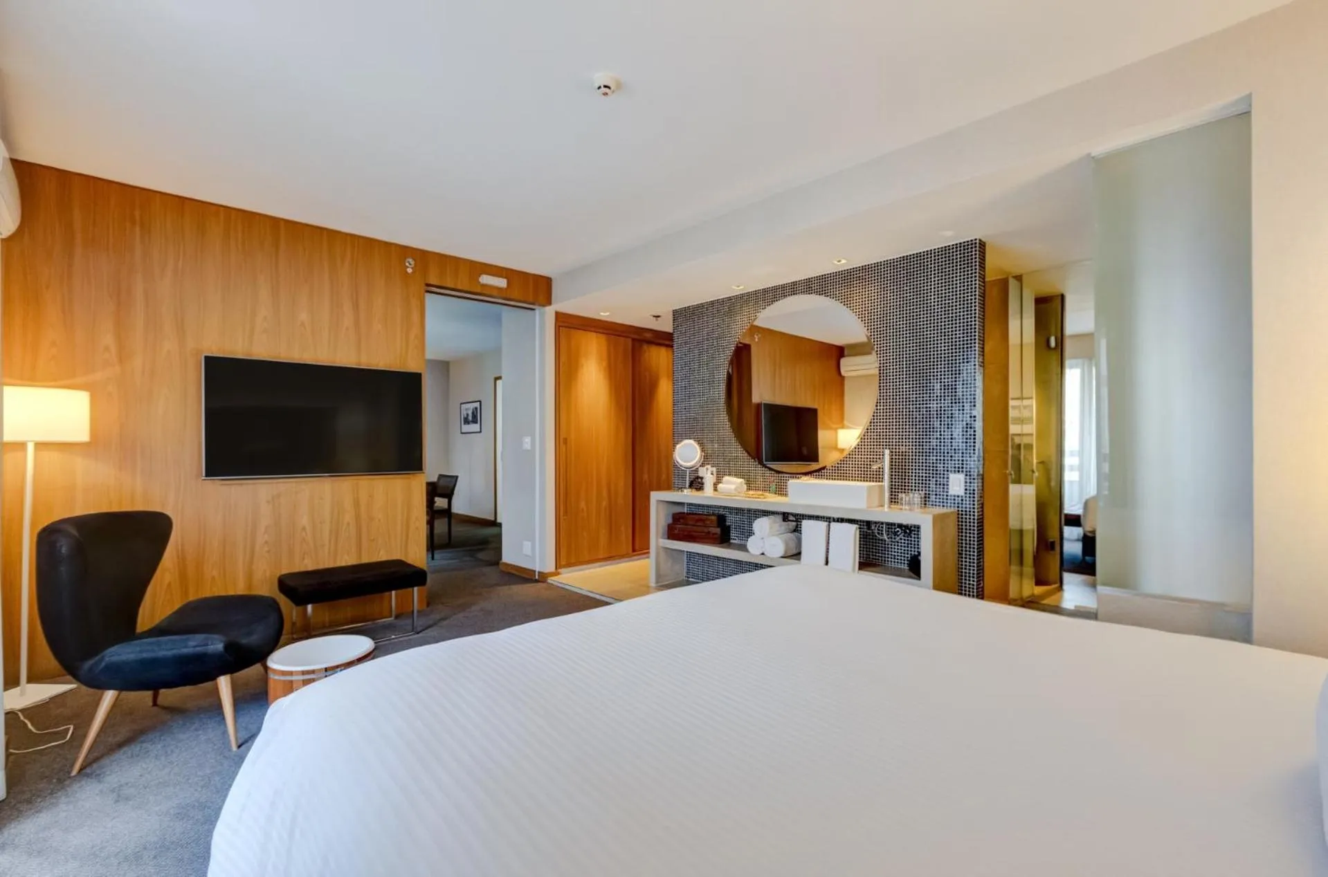 Bed in Radisson Blu São Paulo