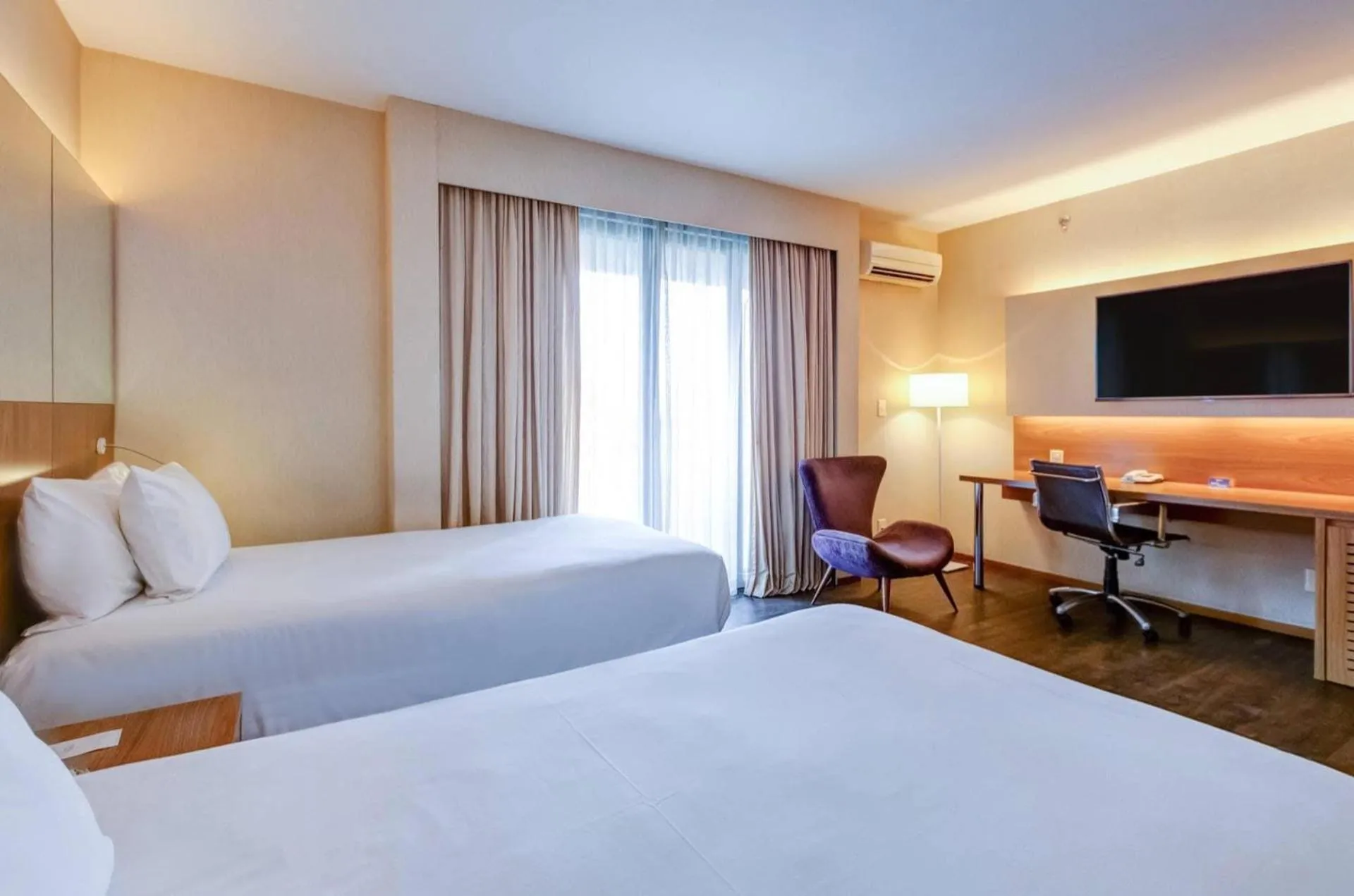 Bedroom, Bed in Radisson Blu São Paulo