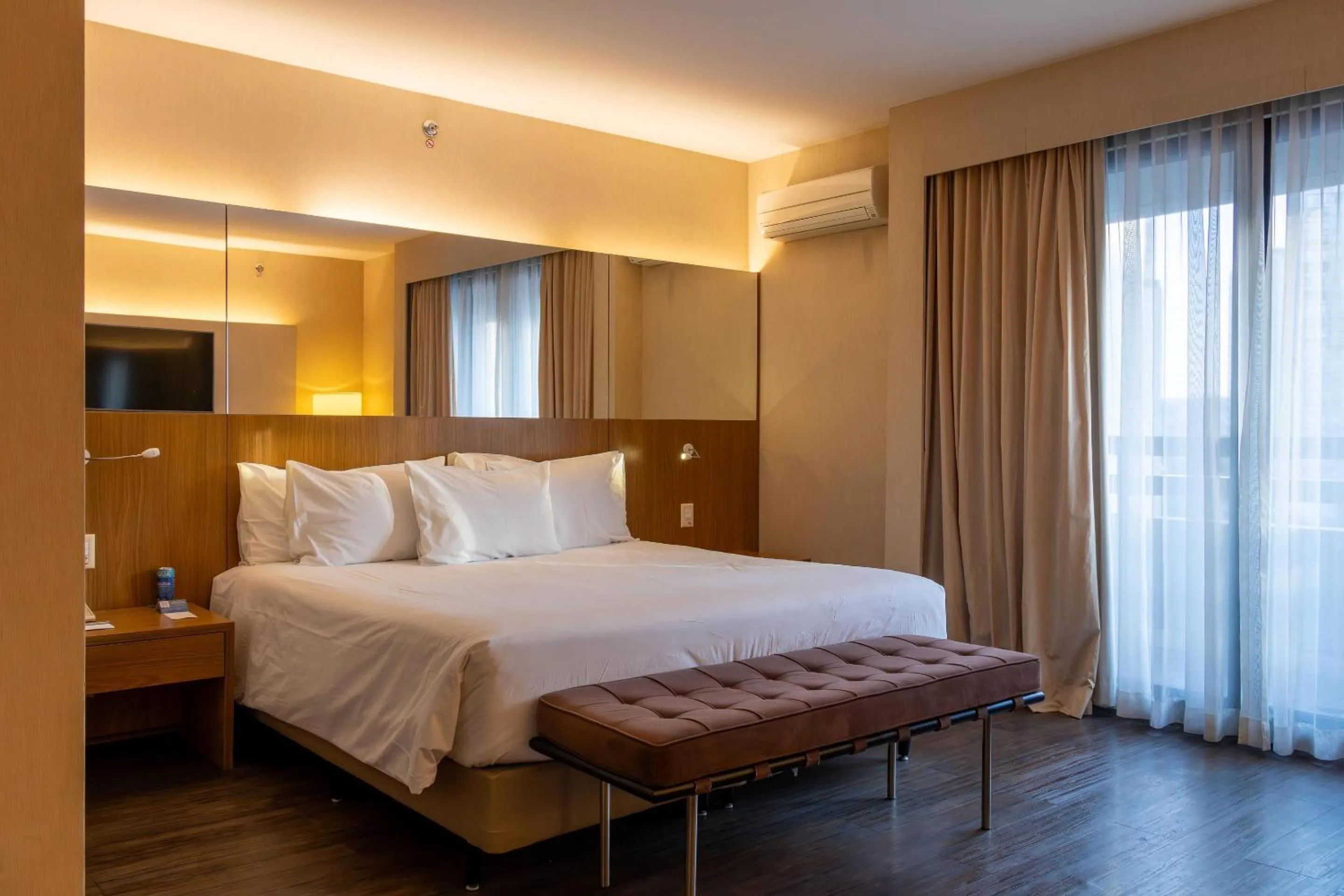 Bedroom, Bed in Radisson Blu São Paulo