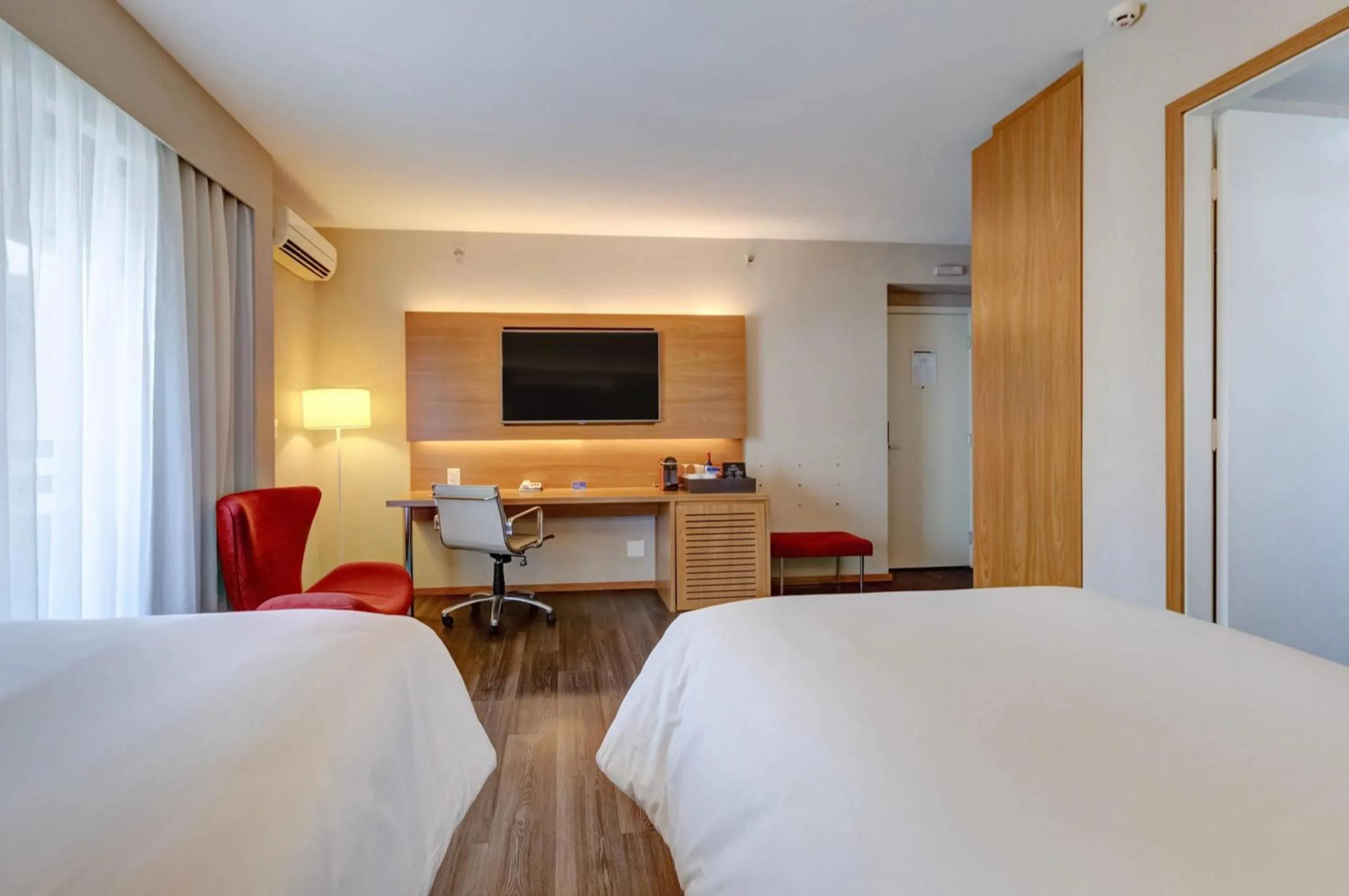 Bedroom, Bed in Radisson Blu São Paulo