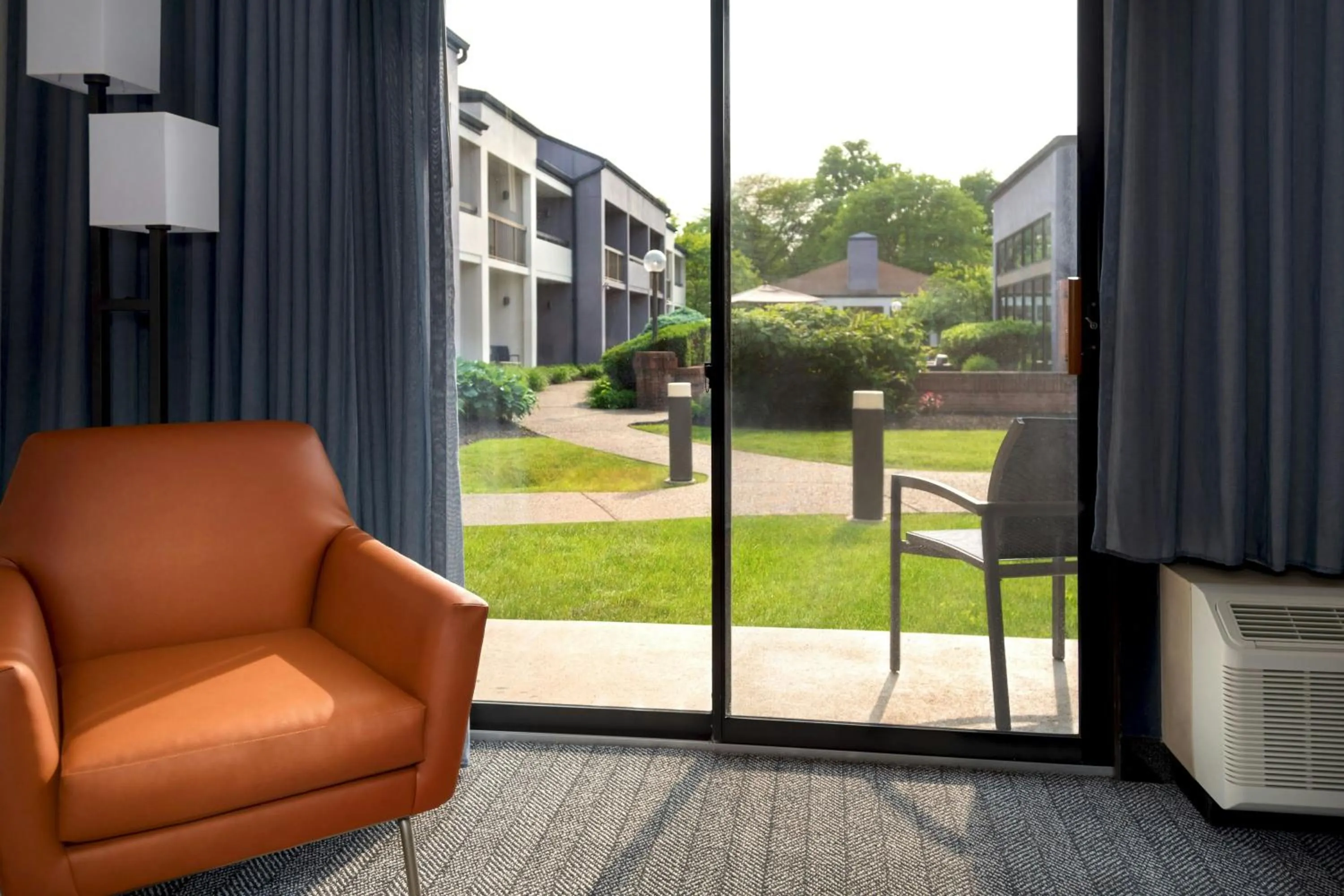 Photo of the whole room in Courtyard Philadelphia Valley Forge / King of Prussia