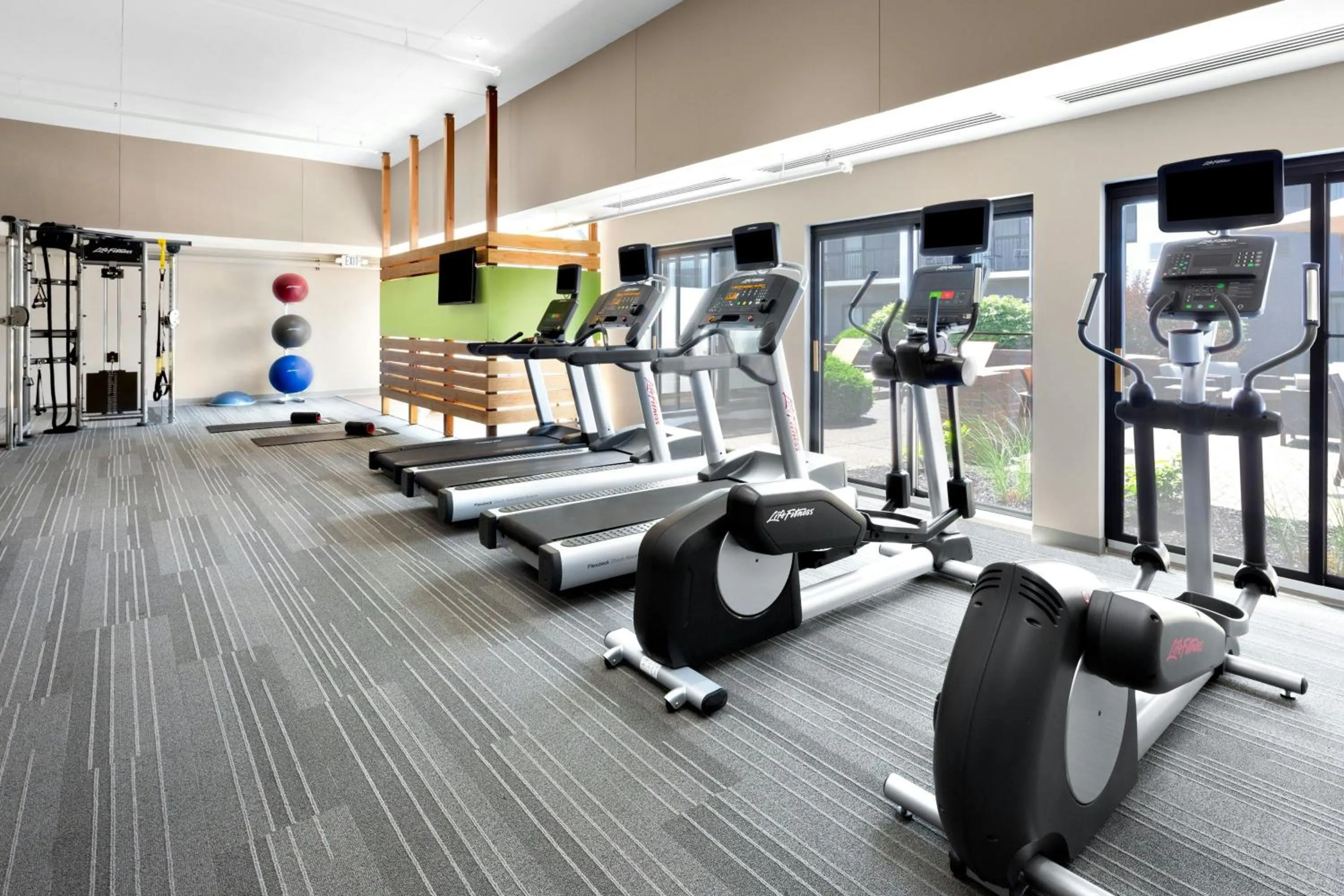 Fitness centre/facilities in Courtyard by Marriott Pittsburgh Airport