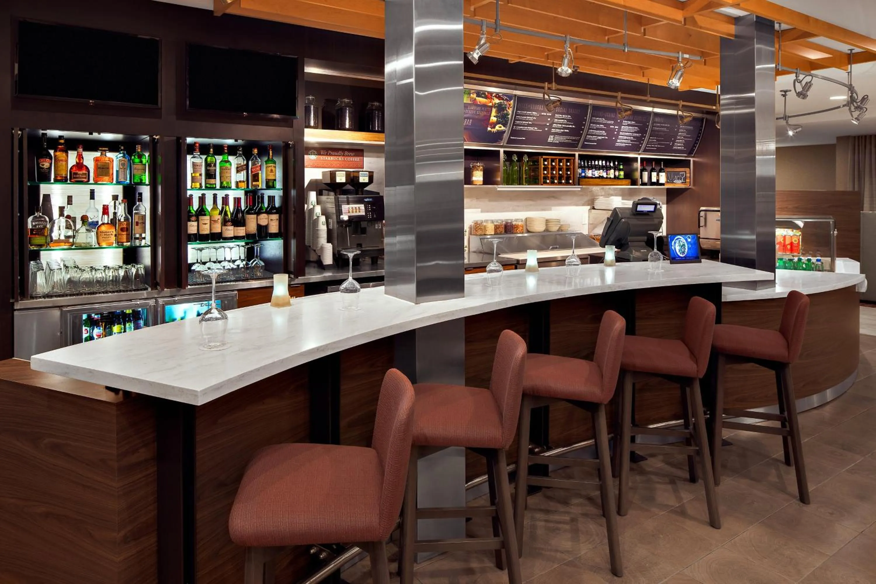 Lounge or bar in Courtyard by Marriott Pittsburgh Airport