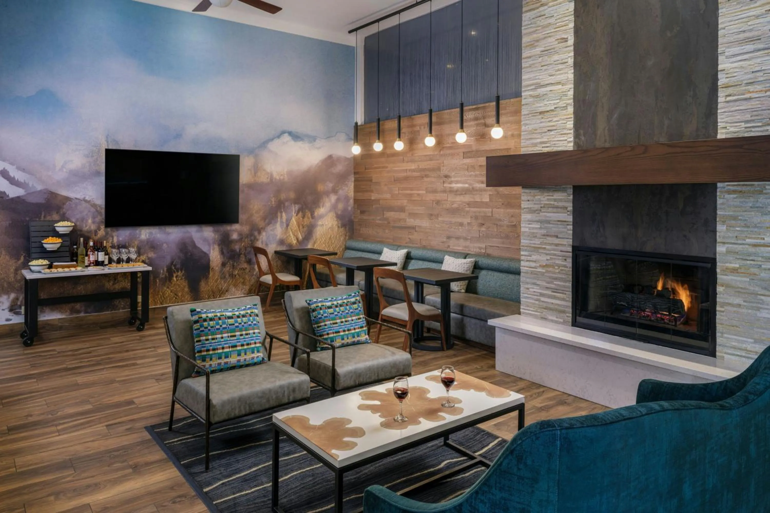 Lounge or bar in Marriott's Mountain Valley Lodge at Breckenridge