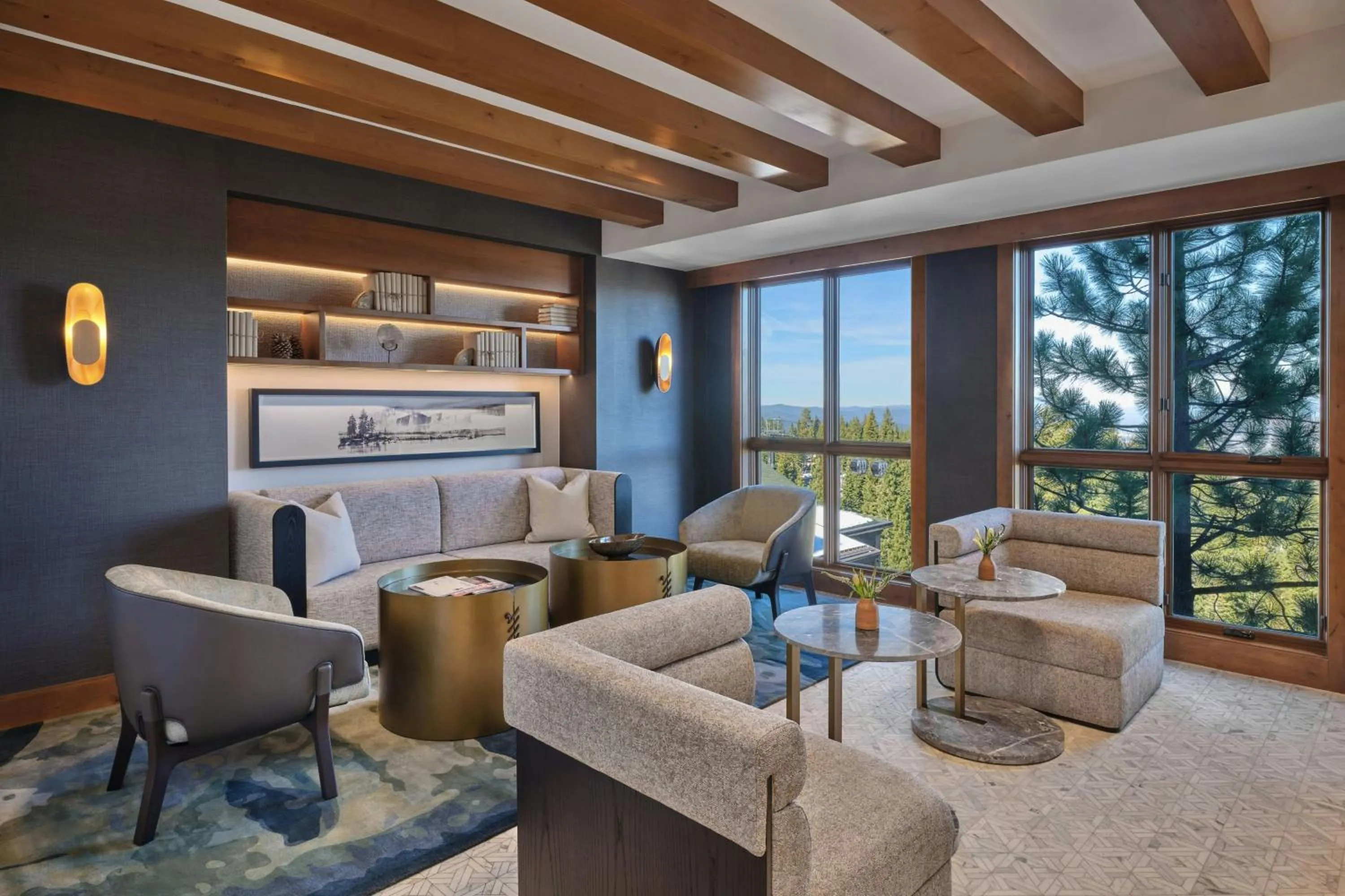 Lounge or bar in The Ritz-Carlton, Lake Tahoe