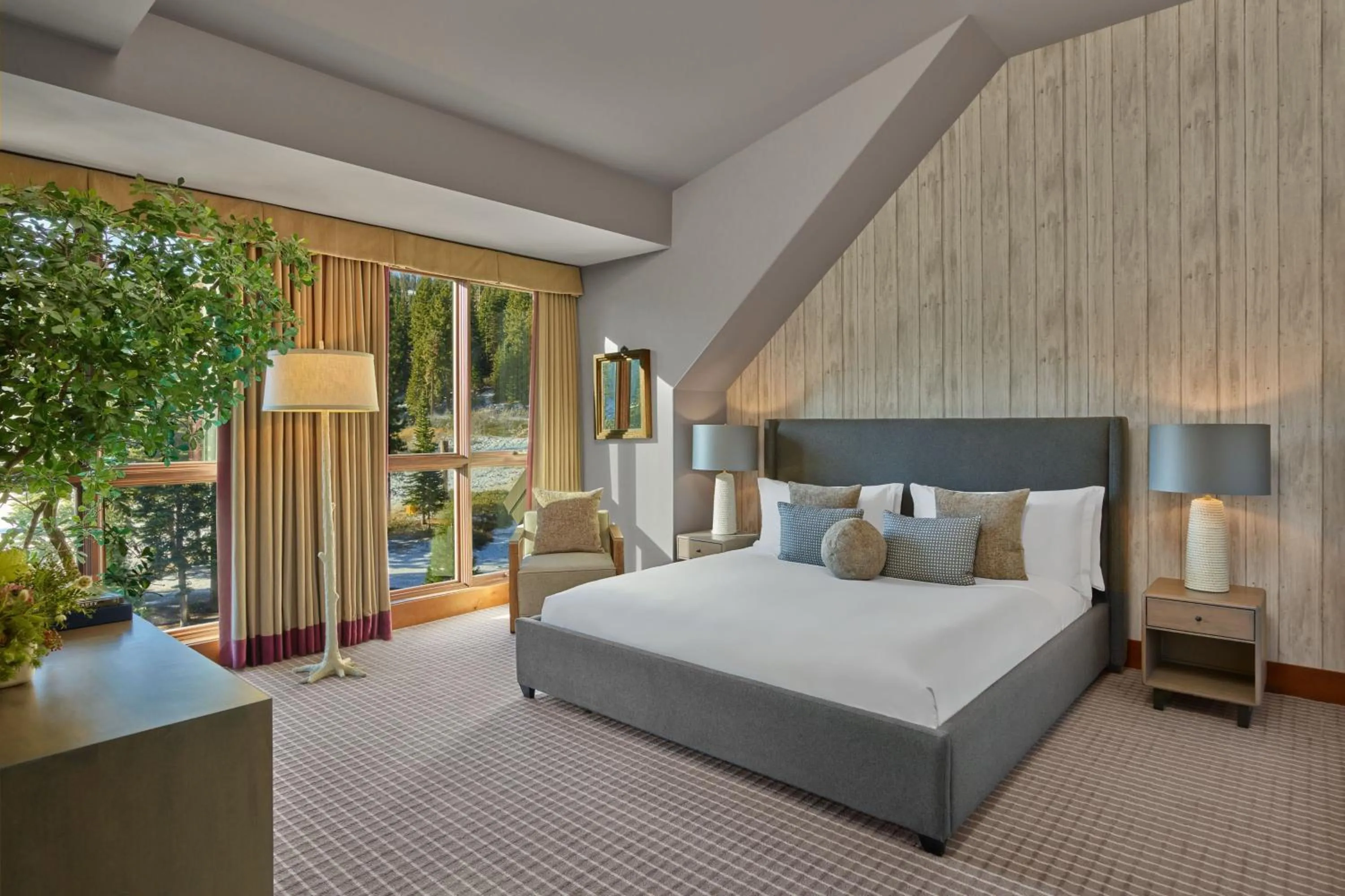 Bedroom, Bed in The Ritz-Carlton, Lake Tahoe