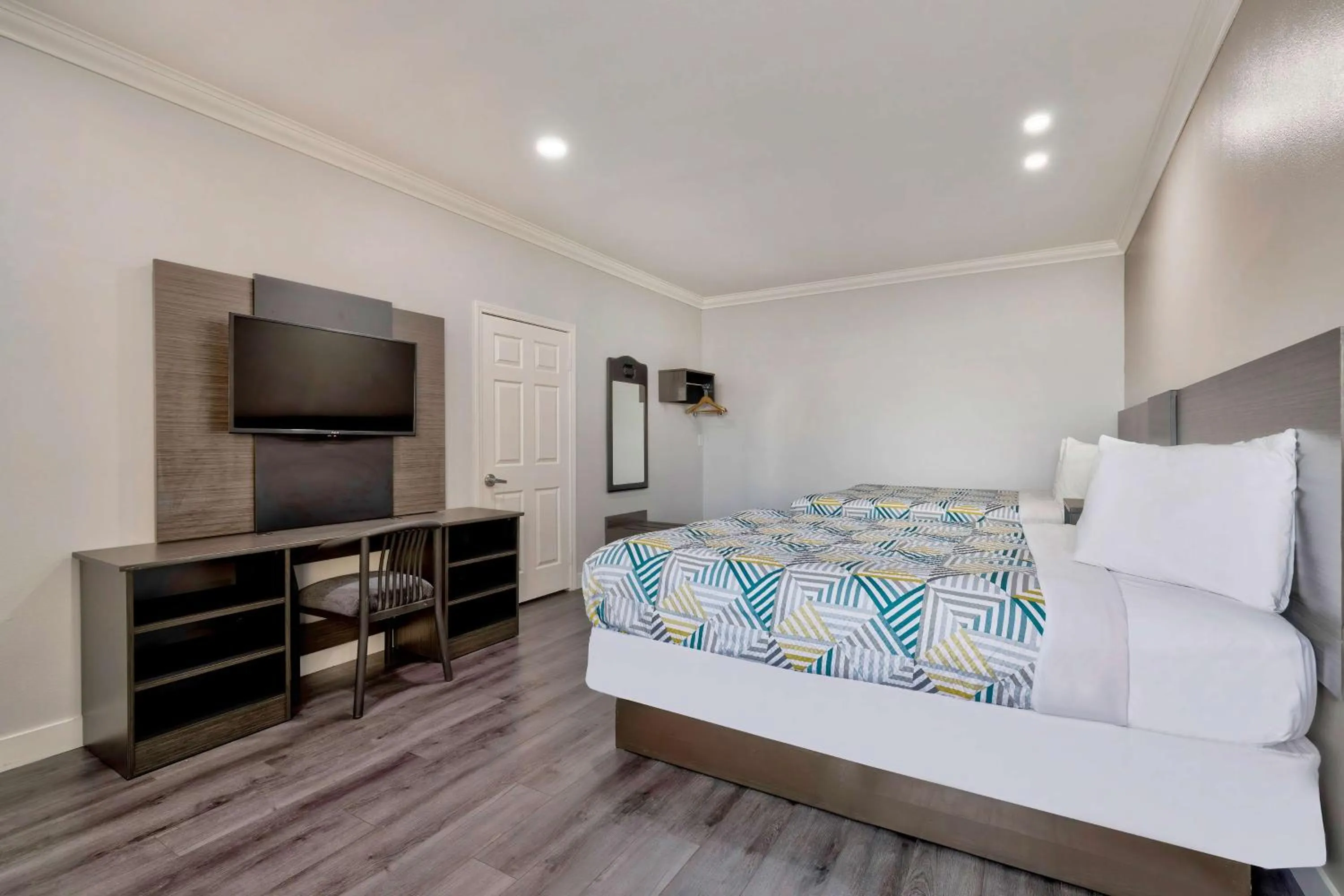 Bedroom, Bed in Motel 6 South Gate CA