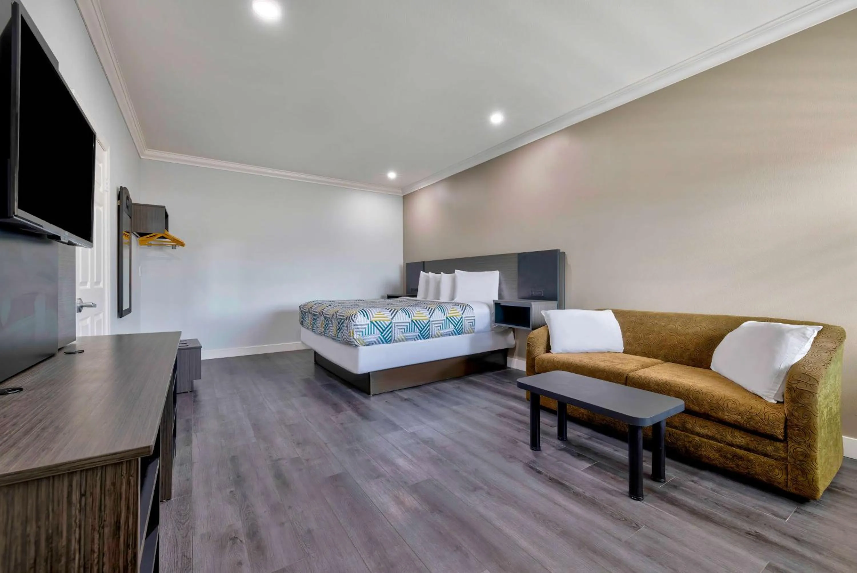 Bedroom in Motel 6 South Gate CA