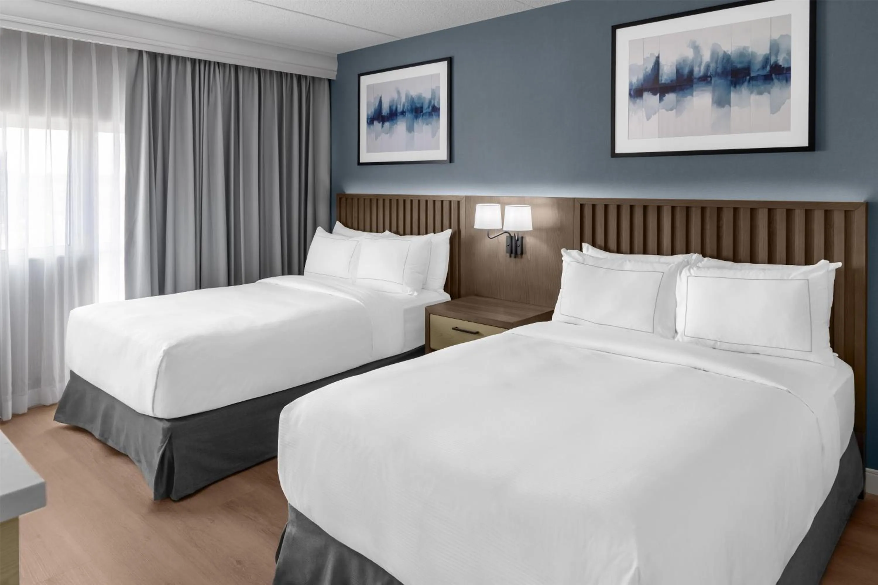 Bed in DoubleTree by Hilton Hotel South Bend