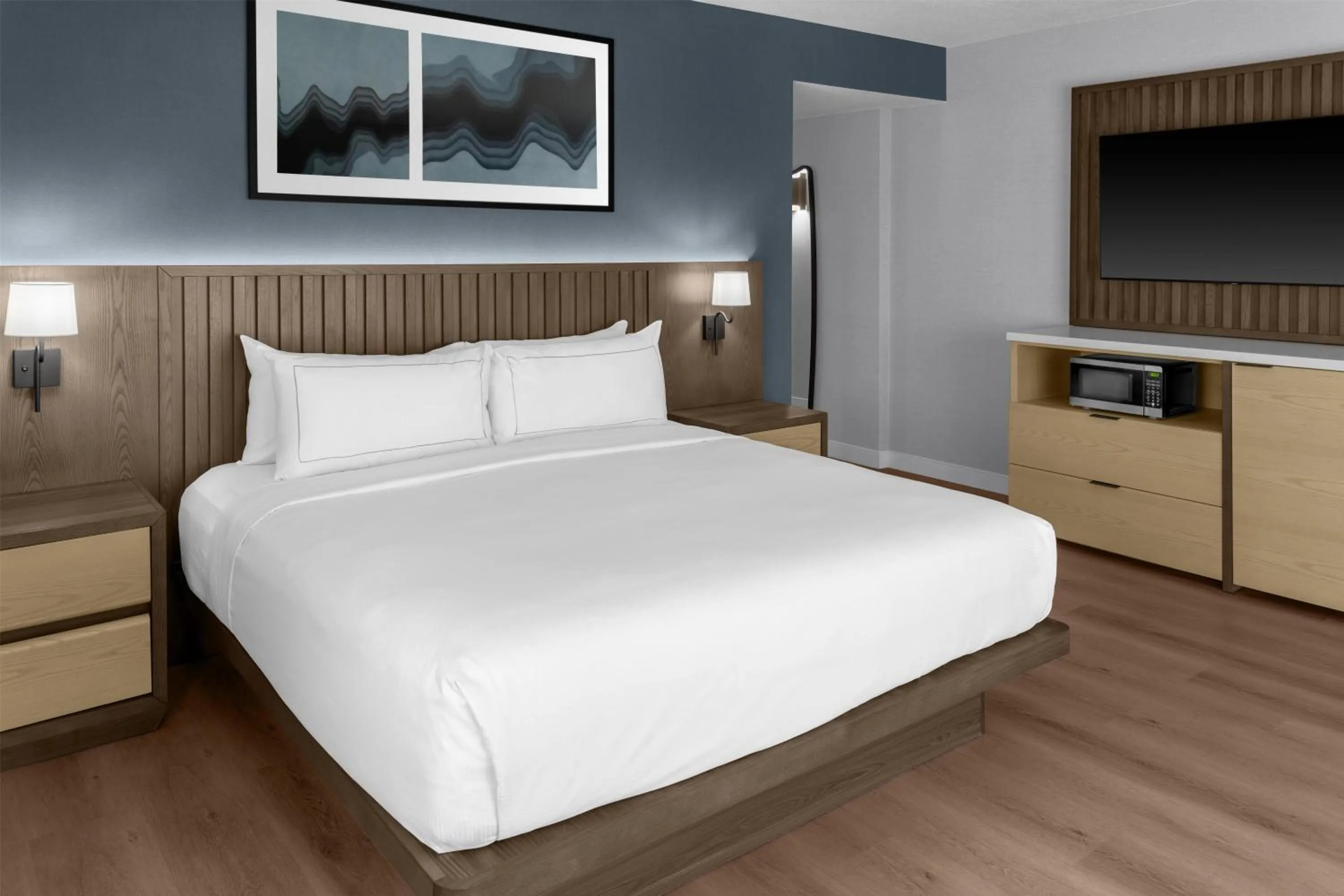 Bed in DoubleTree by Hilton Hotel South Bend