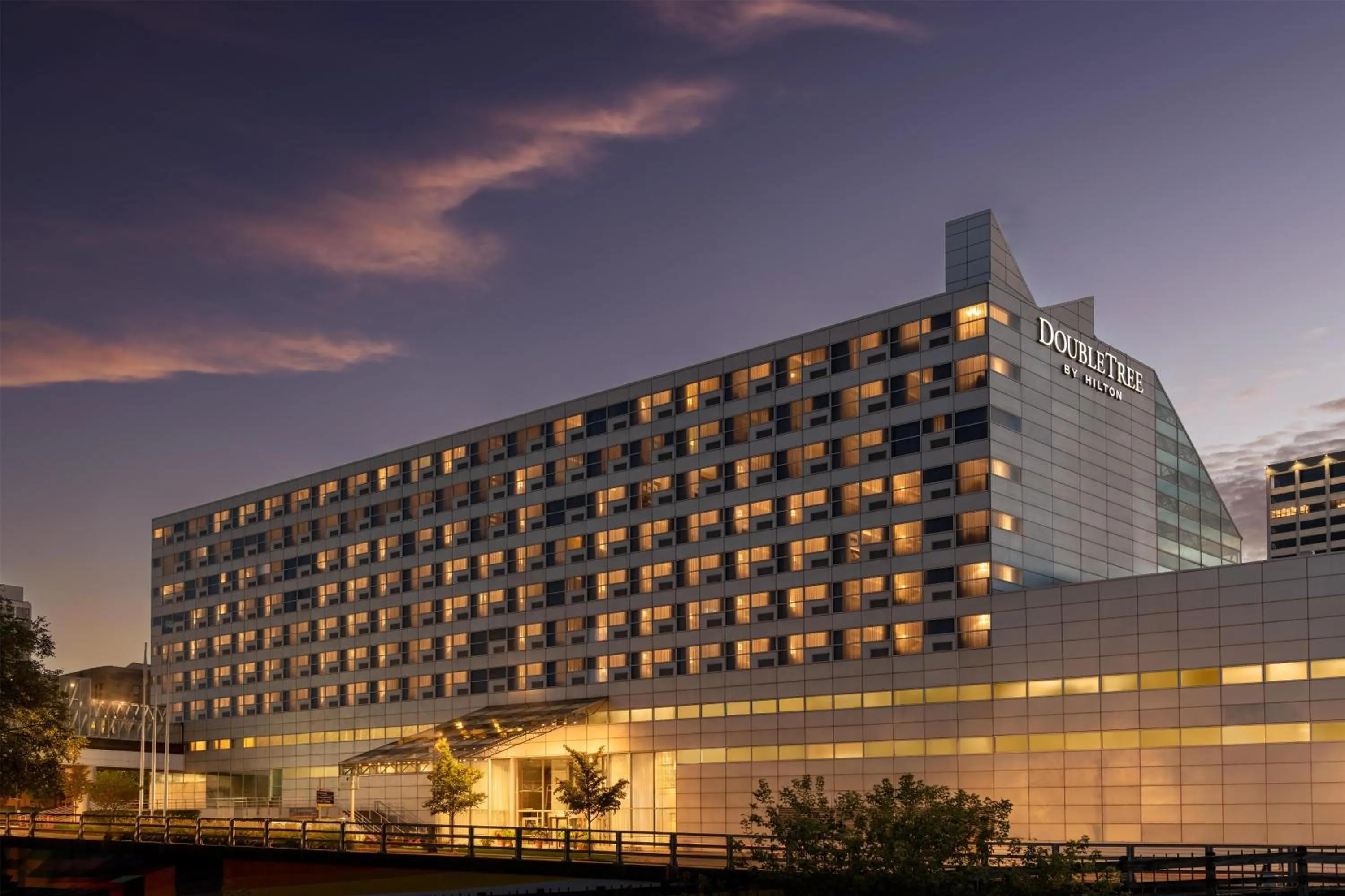 Property building in DoubleTree by Hilton Hotel South Bend