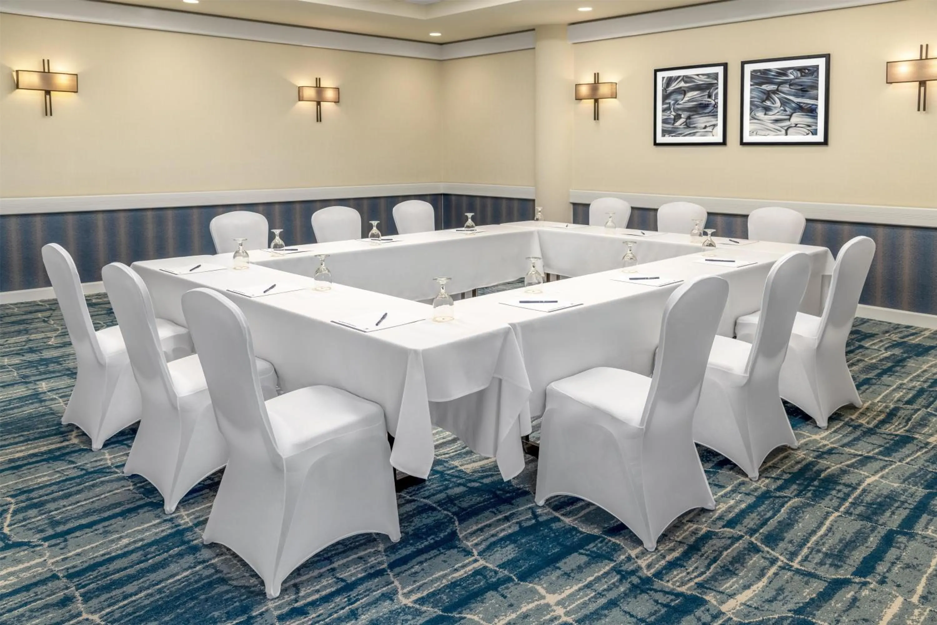 Meeting/conference room in DoubleTree by Hilton Hotel South Bend