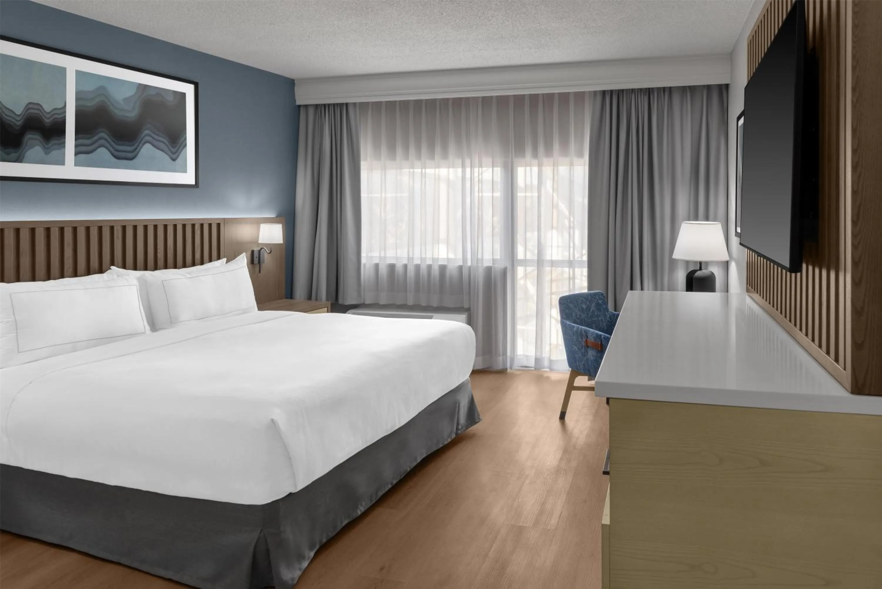 Bed in DoubleTree by Hilton Hotel South Bend