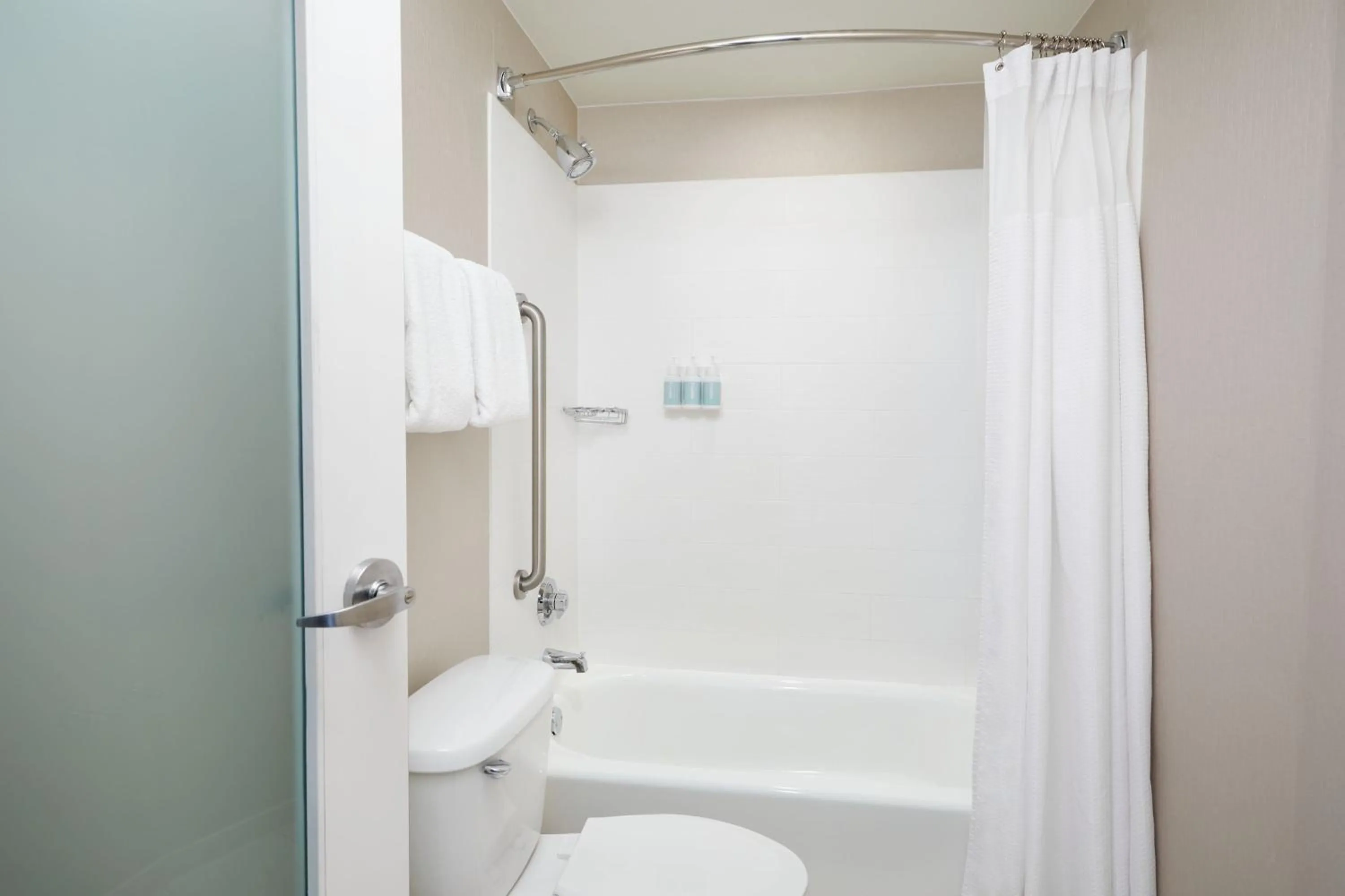 Bathroom in SpringHill Suites St. Louis Brentwood