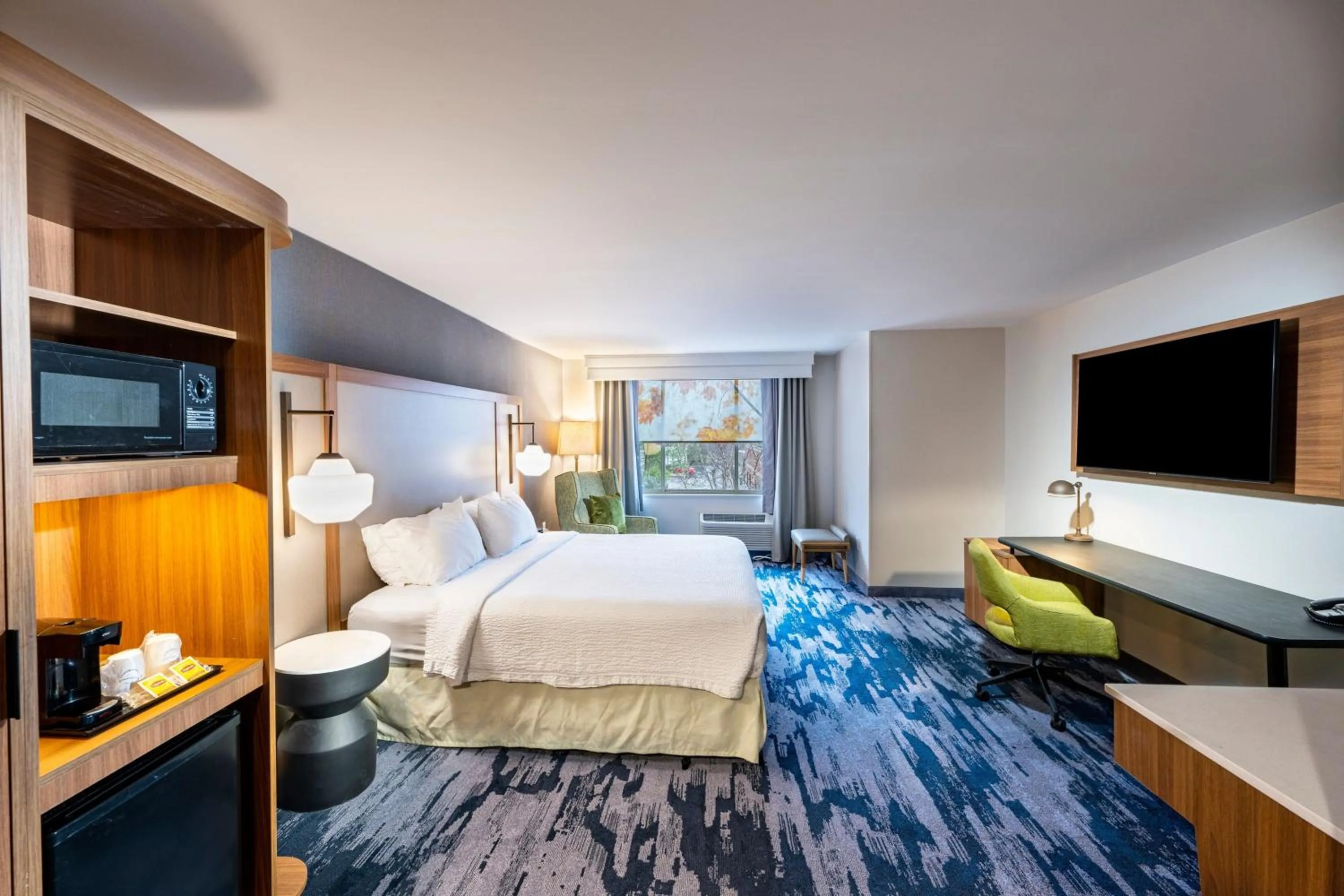 Photo of the whole room, Bed in Fairfield Inn & Suites by Marriott St Louis Chesterfield