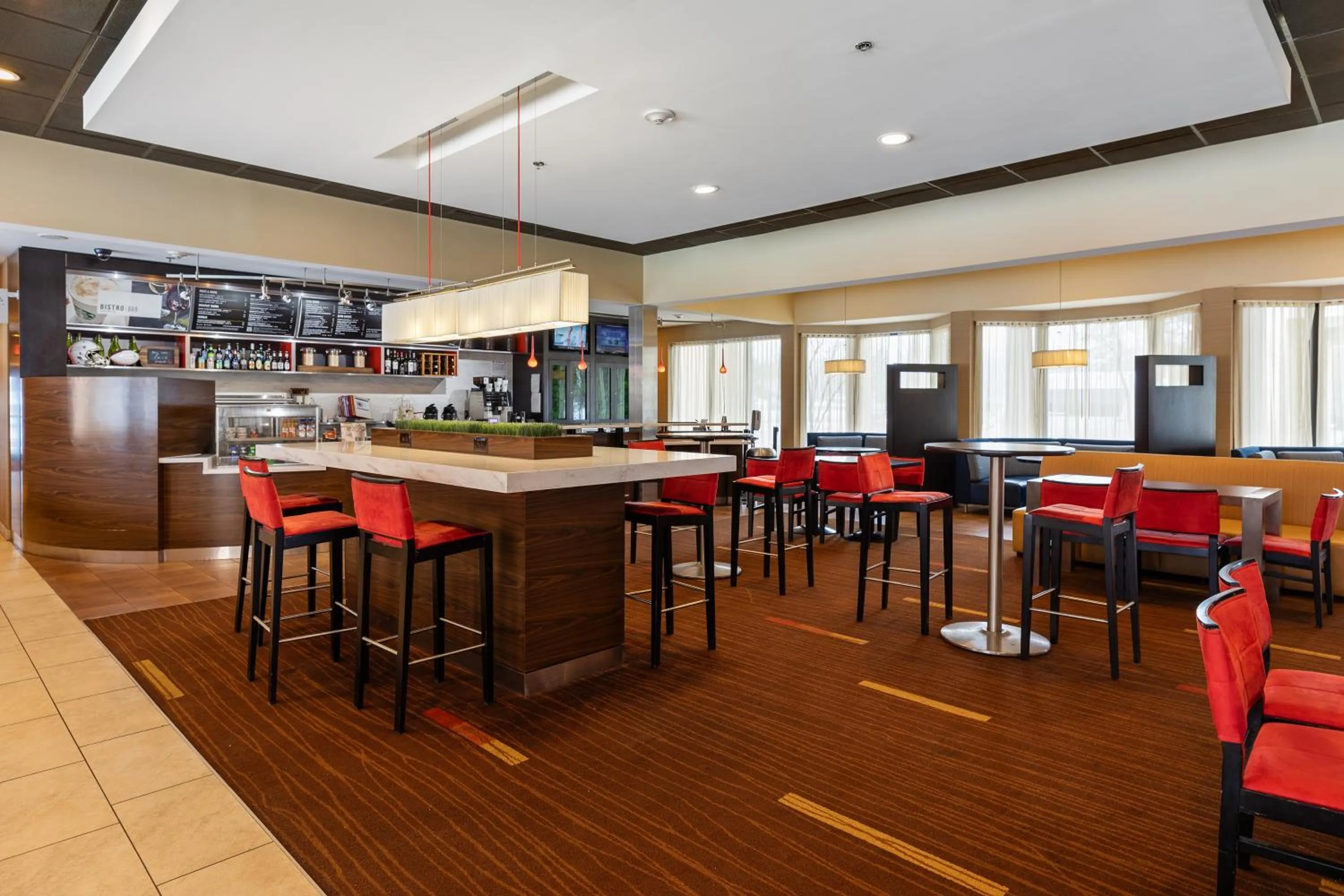 Breakfast in Courtyard Toledo Airport Holland