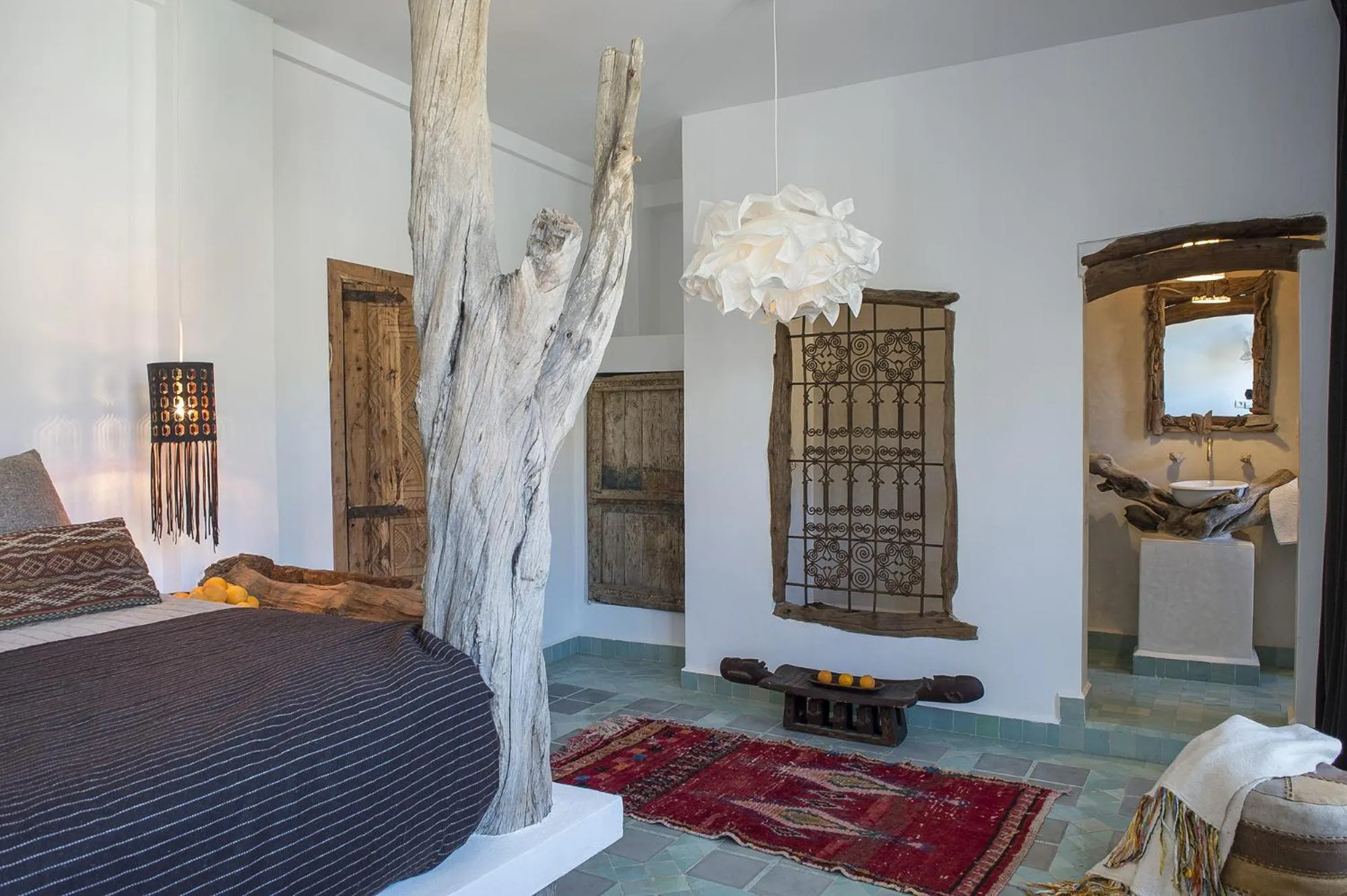 Decorative detail, Bed in Munga Guesthouse