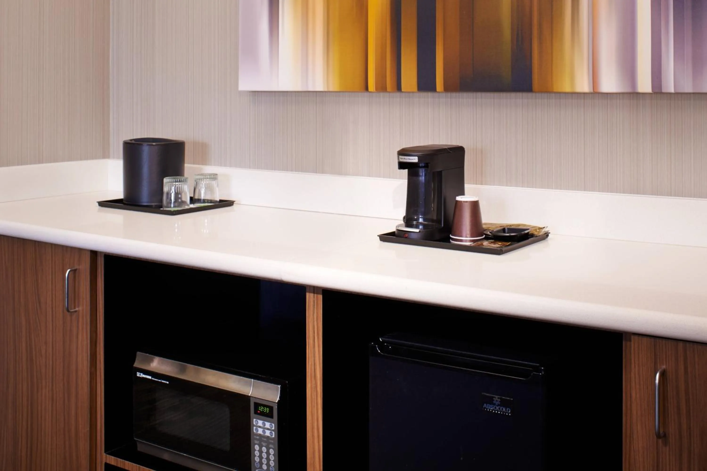 Photo of the whole room in Courtyard Toledo Rossford/Perrysburg