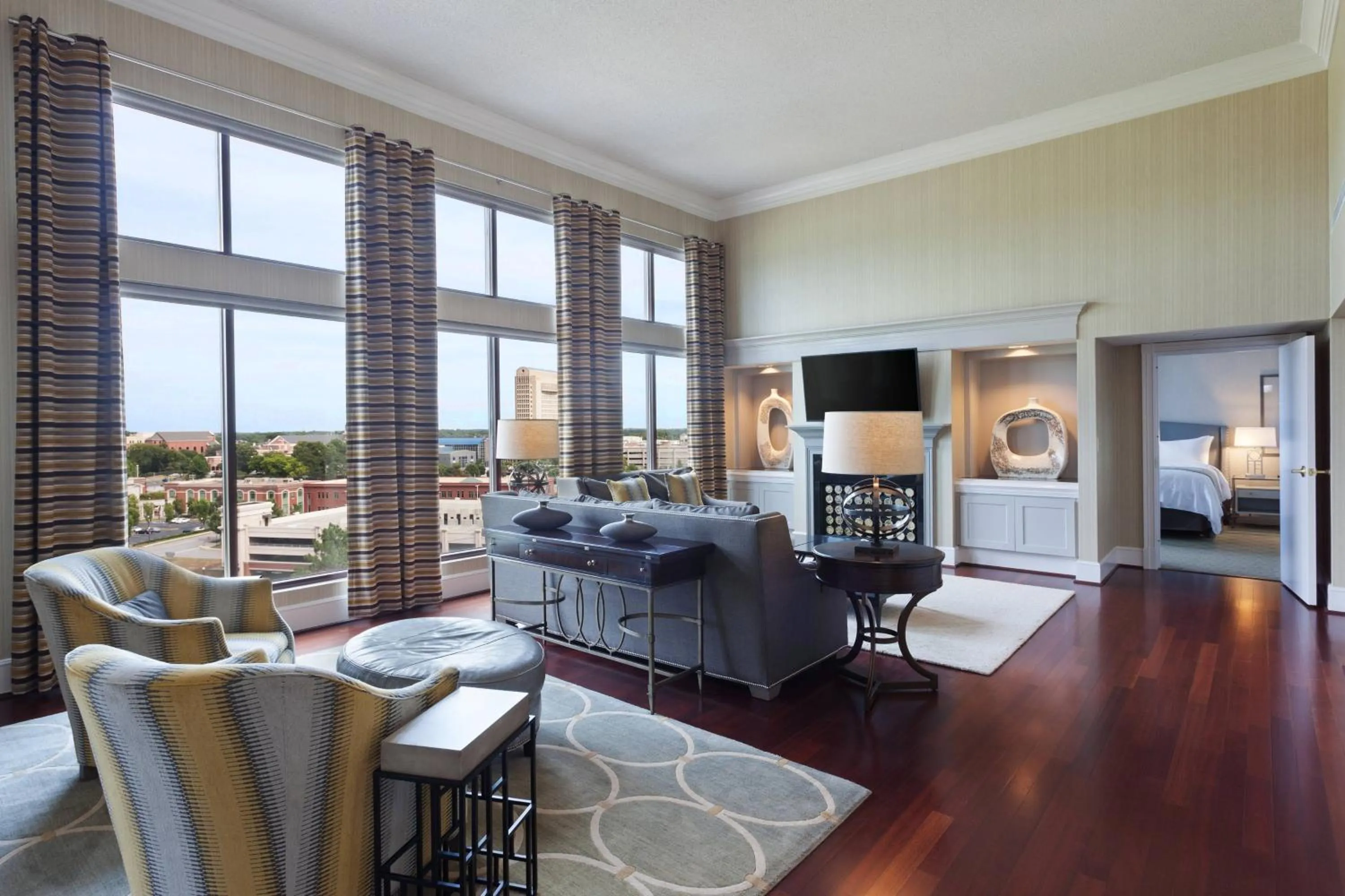 Living room in Spartanburg Marriott