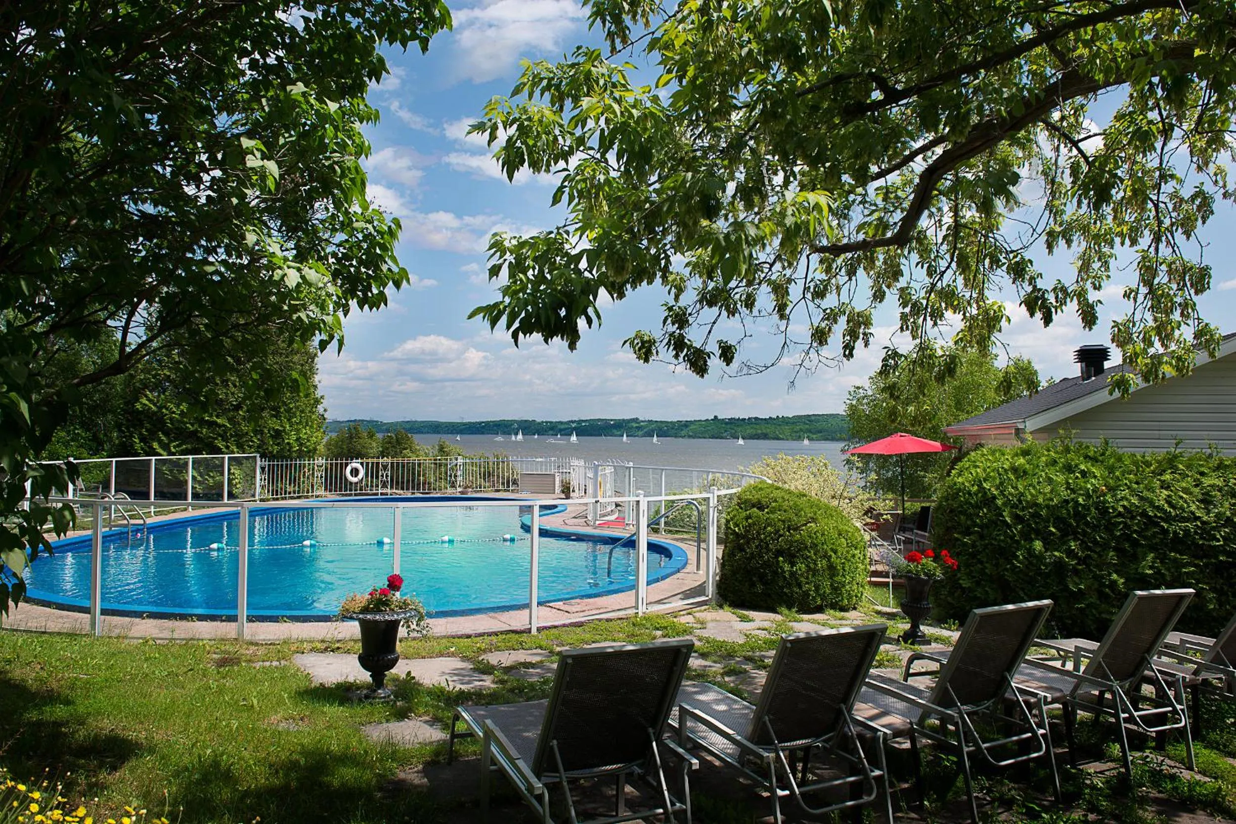 Patio in Goéliche hotel et appartement