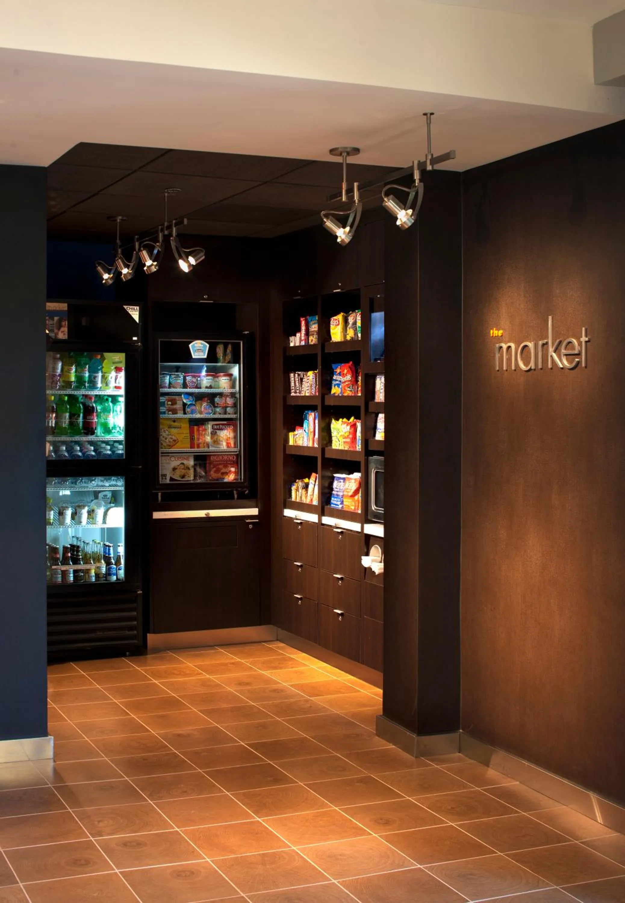 Food and drinks in Courtyard St. Petersburg Clearwater