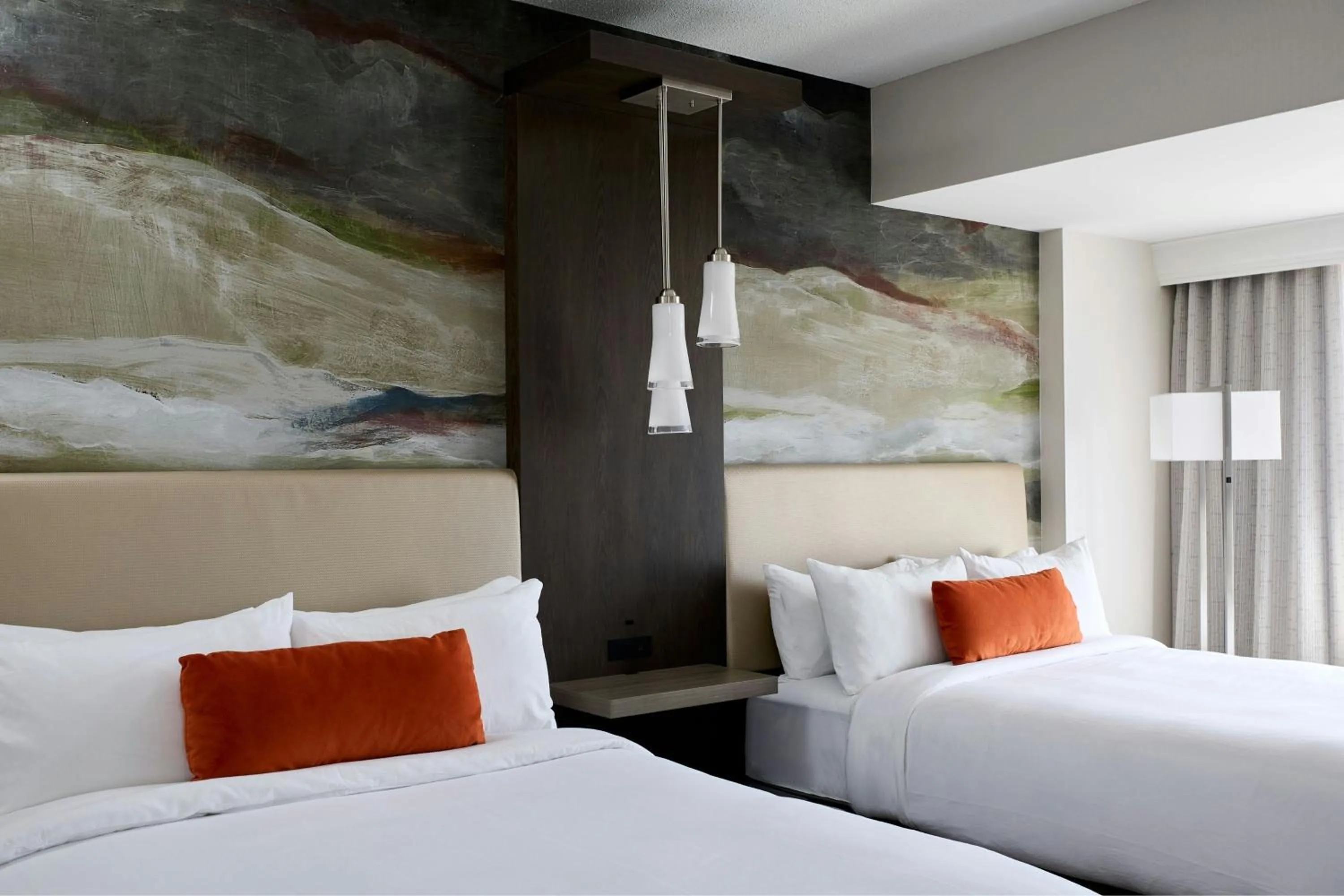 Photo of the whole room, Bed in MeadowView Marriott Conference Resort and Convention Center