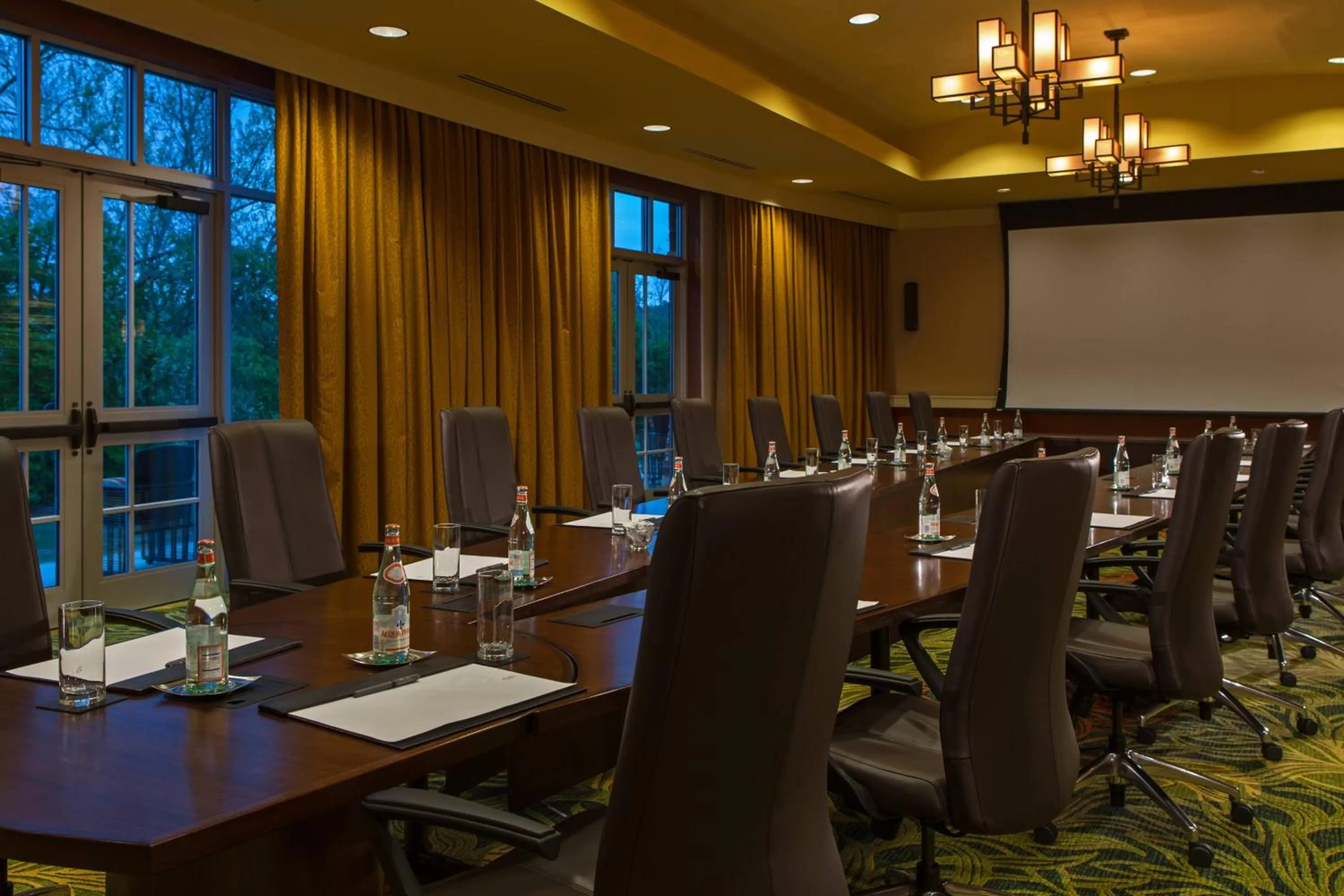 Meeting/conference room in MeadowView Marriott Conference Resort and Convention Center