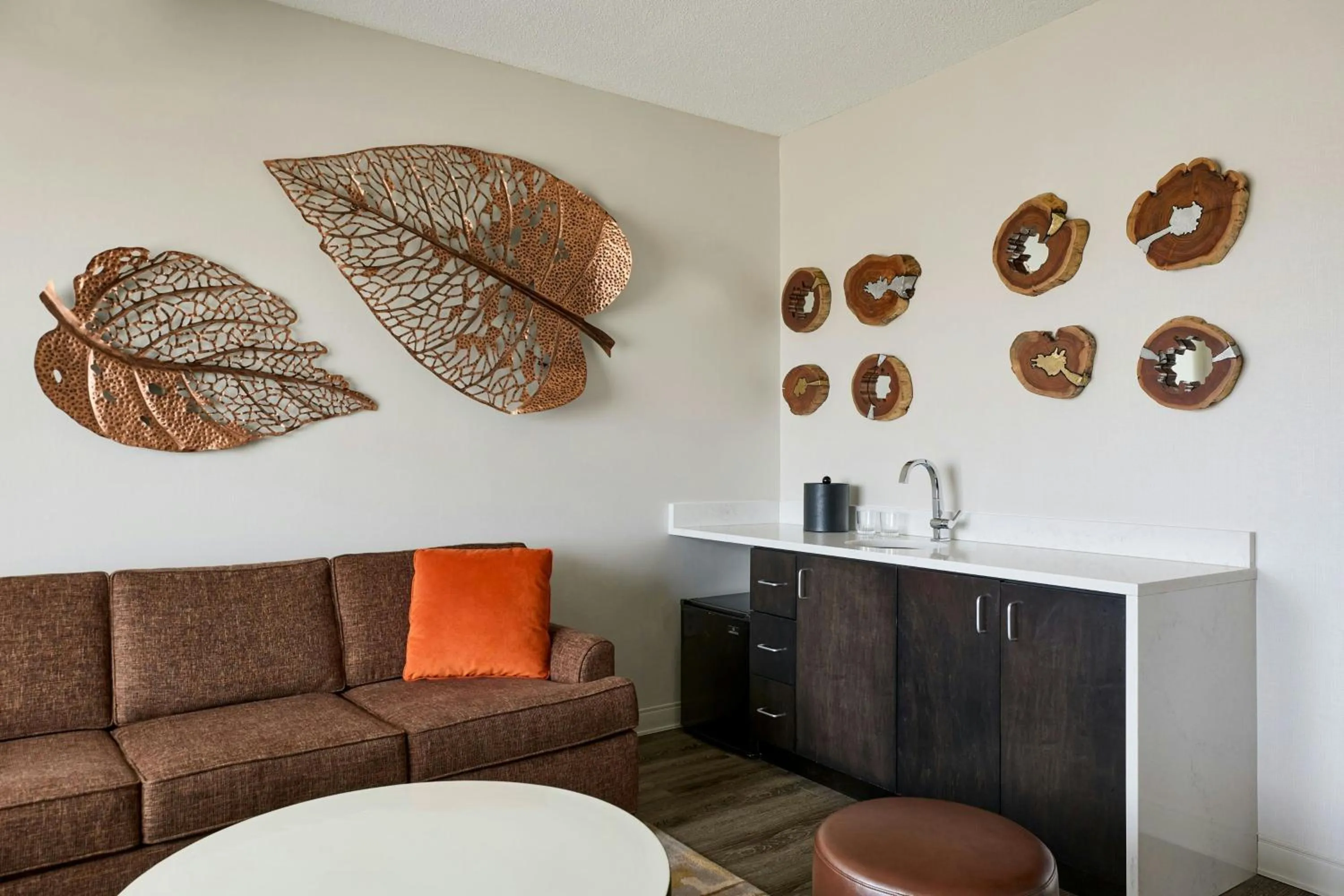 Living room in MeadowView Marriott Conference Resort and Convention Center