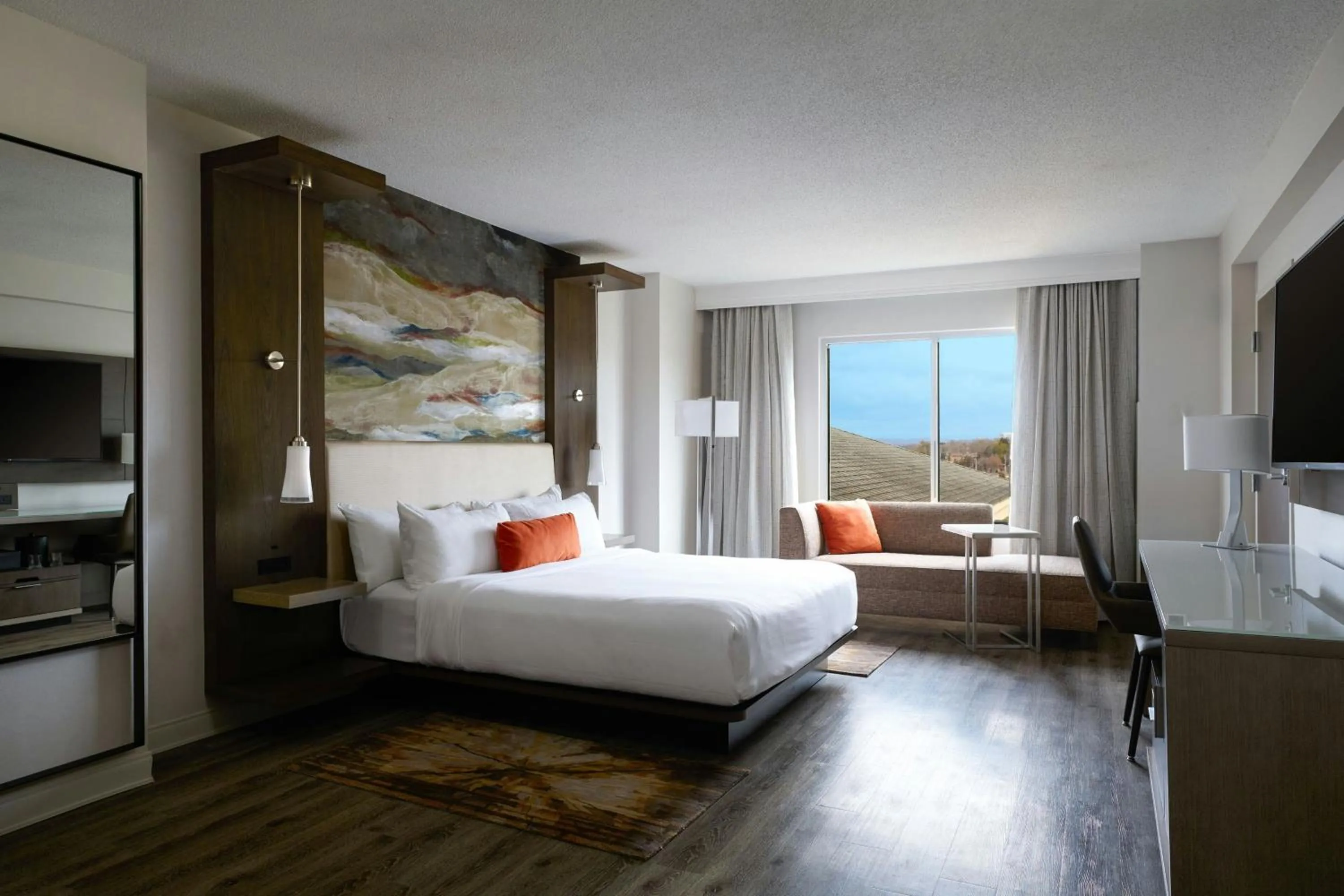 Photo of the whole room, Bed in MeadowView Marriott Conference Resort and Convention Center